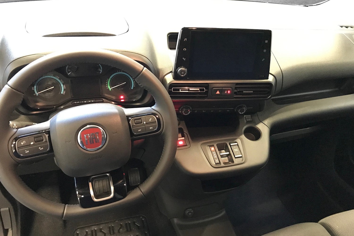 FIAT E-Doblo L1 50kWh 800kg Pro-image-11