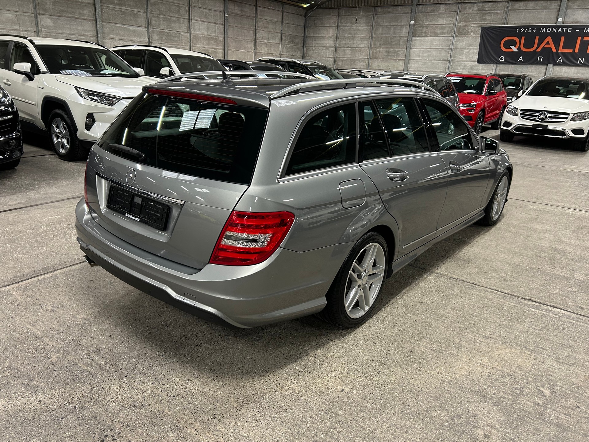 MERCEDES-BENZ C 220 CDI AMG-LINE 4Matic 7G-Tronic-showroom-element-3