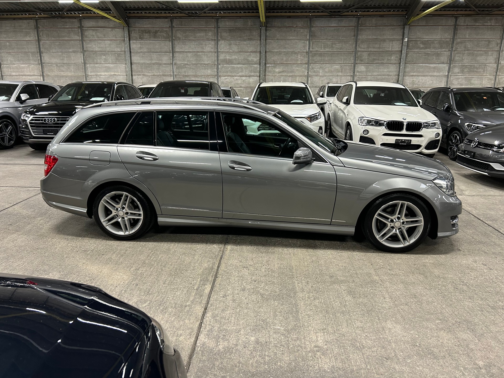 MERCEDES-BENZ C 220 CDI AMG-LINE 4Matic 7G-Tronic-showroom-element-2