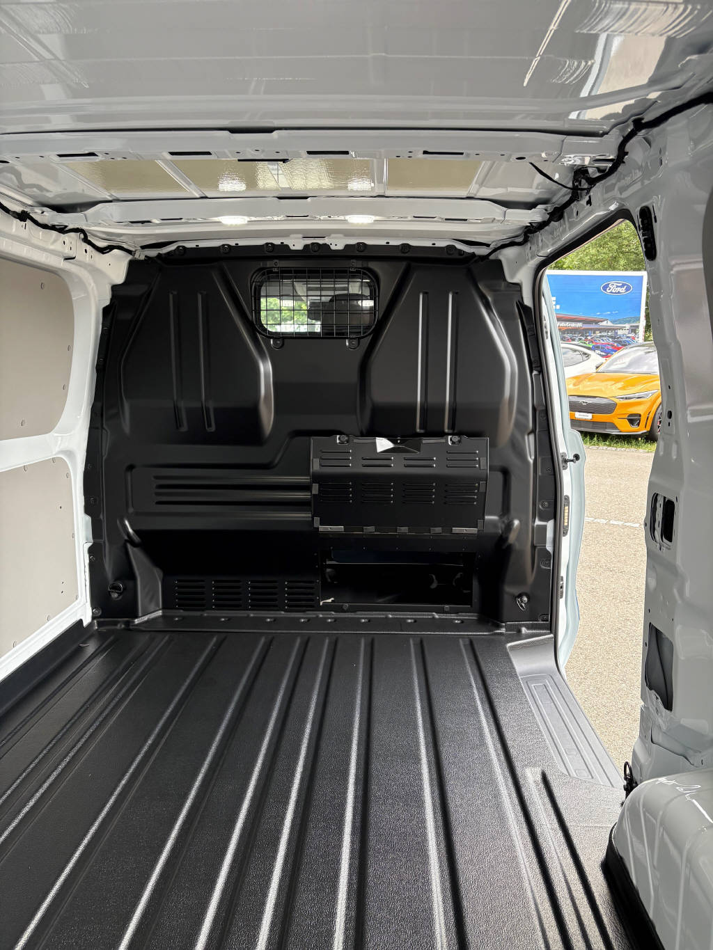 FORD Transit Custom Van 320 L1 2.0 EcoBlue 136 Trend-image-7