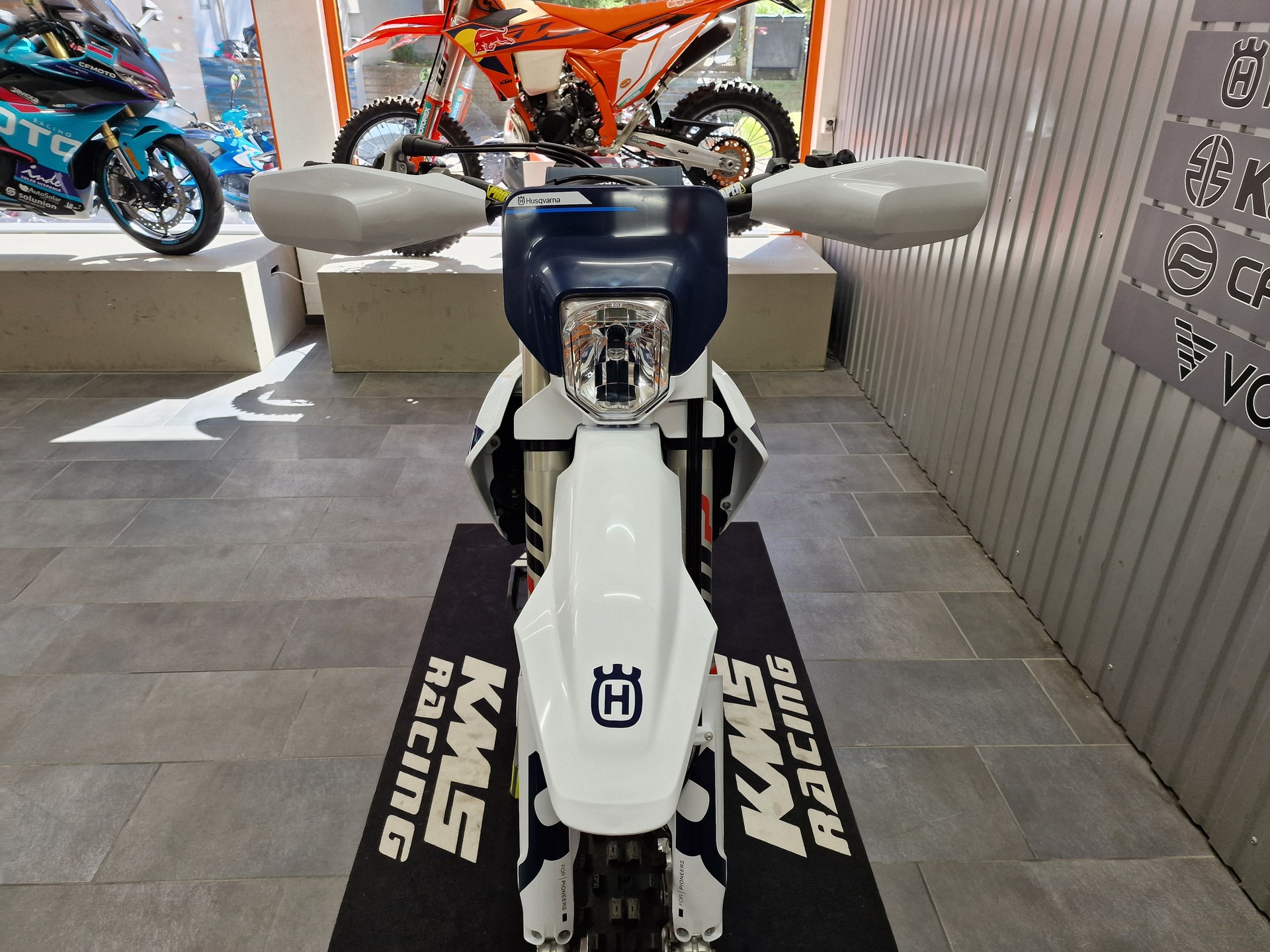 HUSQVARNA FE 450-image-11