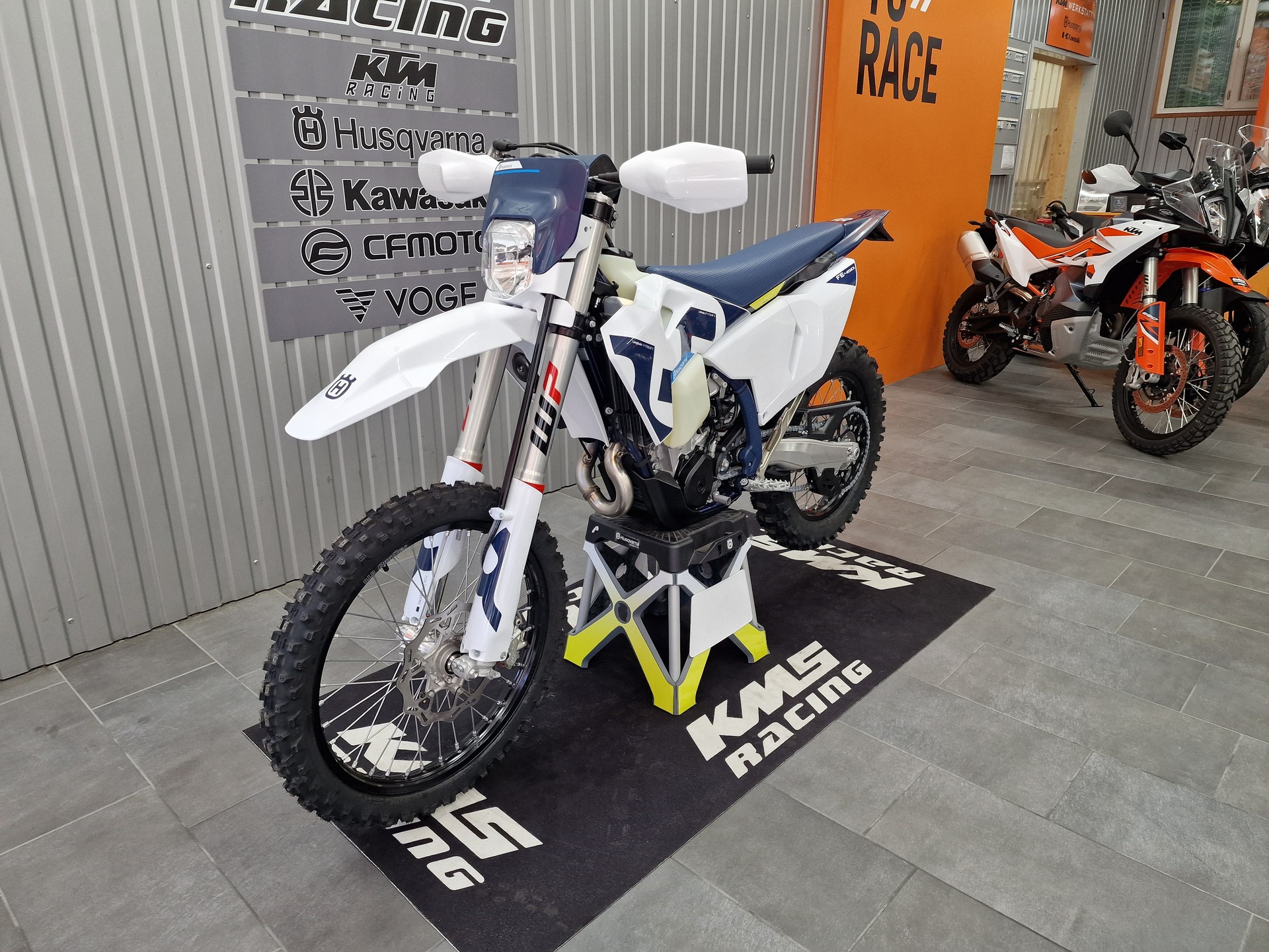 HUSQVARNA FE 450-image-3