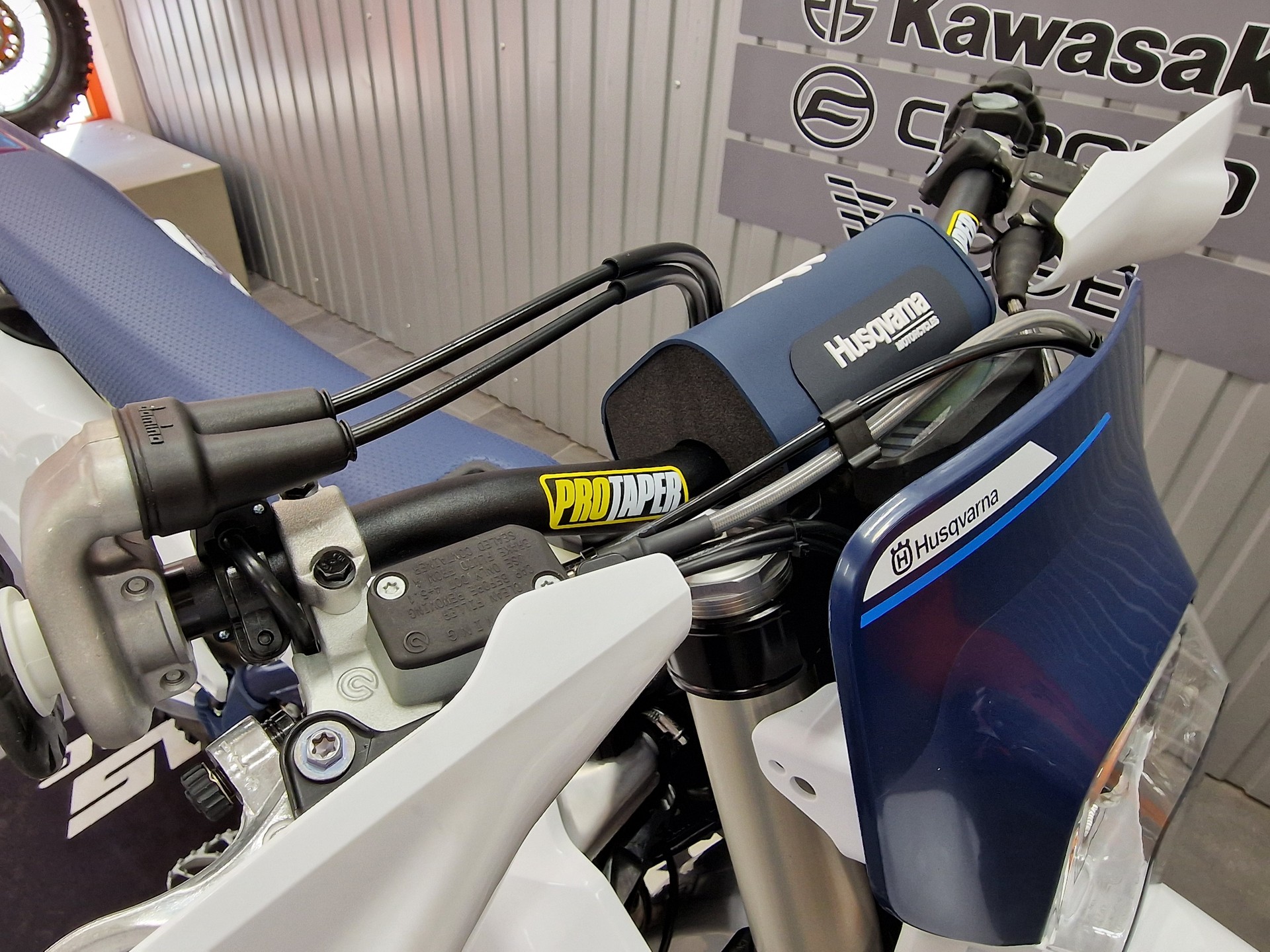 HUSQVARNA FE 450-image-8