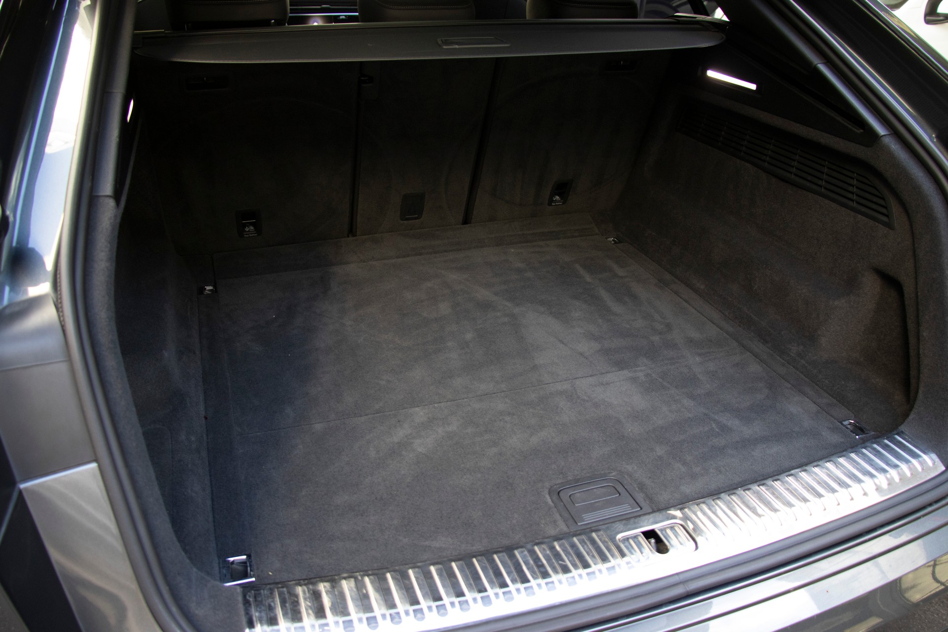 AUDI SQ8 TFSI quattro tiptronic-image-13