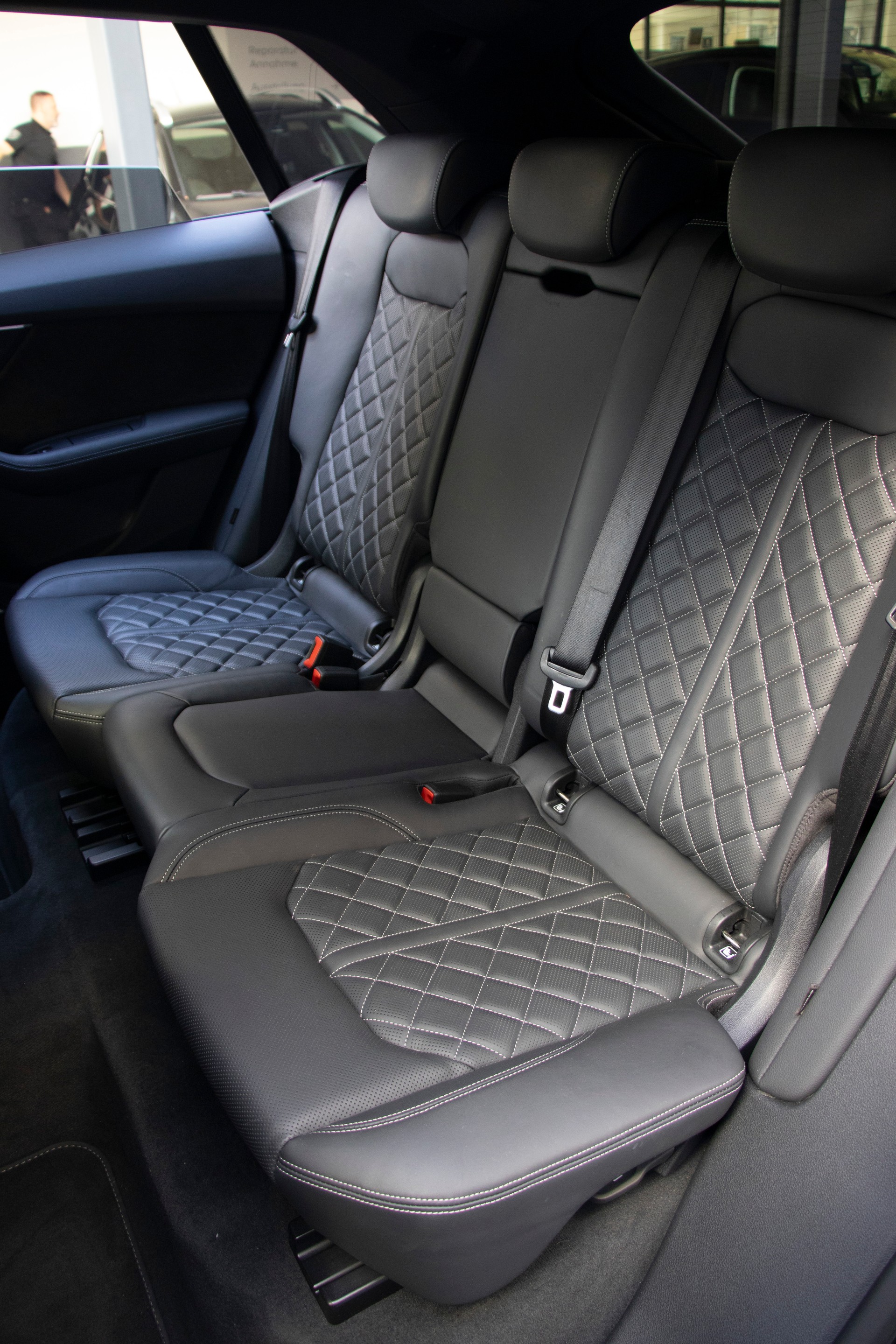 AUDI SQ8 TFSI quattro tiptronic-image-11