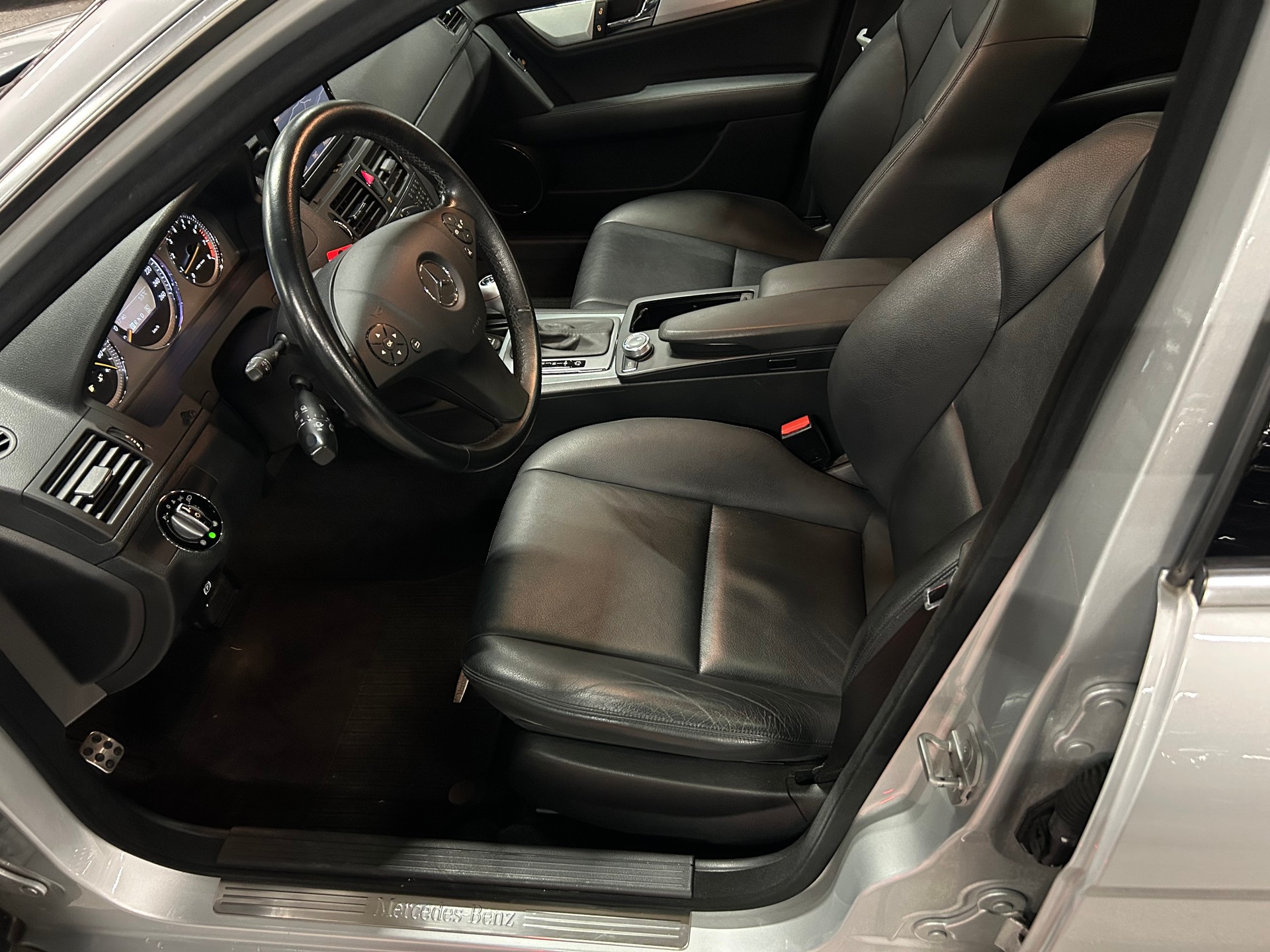 MERCEDES-BENZ C 350 AMG LINE Avantgarde 7G-Tronic-image-11