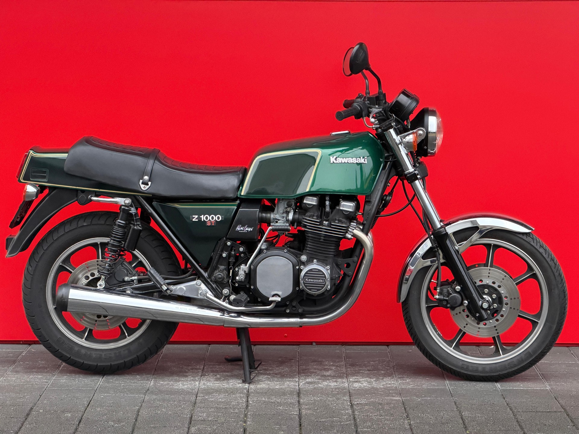KAWASAKI Z1000 ST
