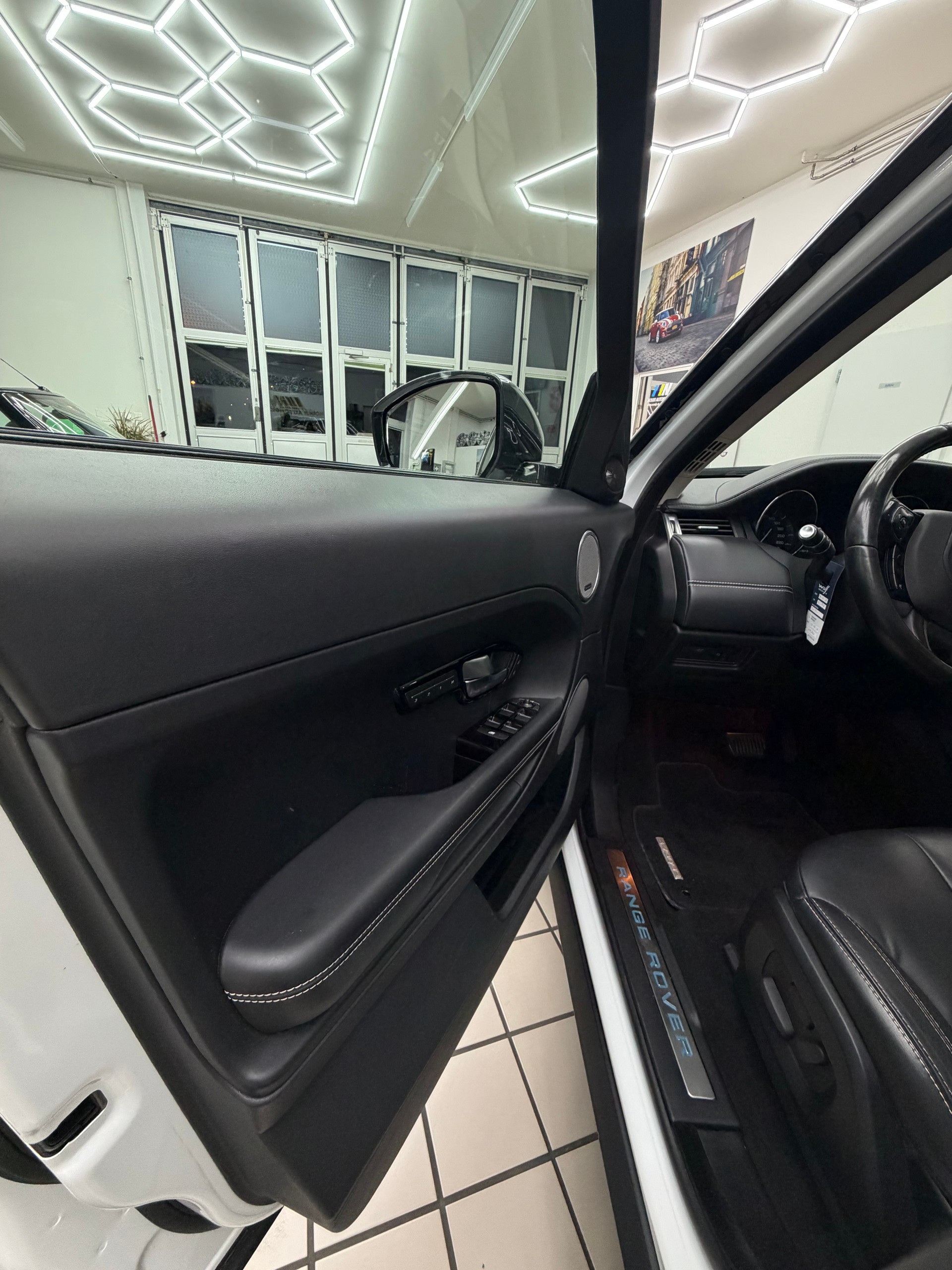 LAND ROVER Range Rover Evoque 2.2 SD4 Prestige AT9-image-10