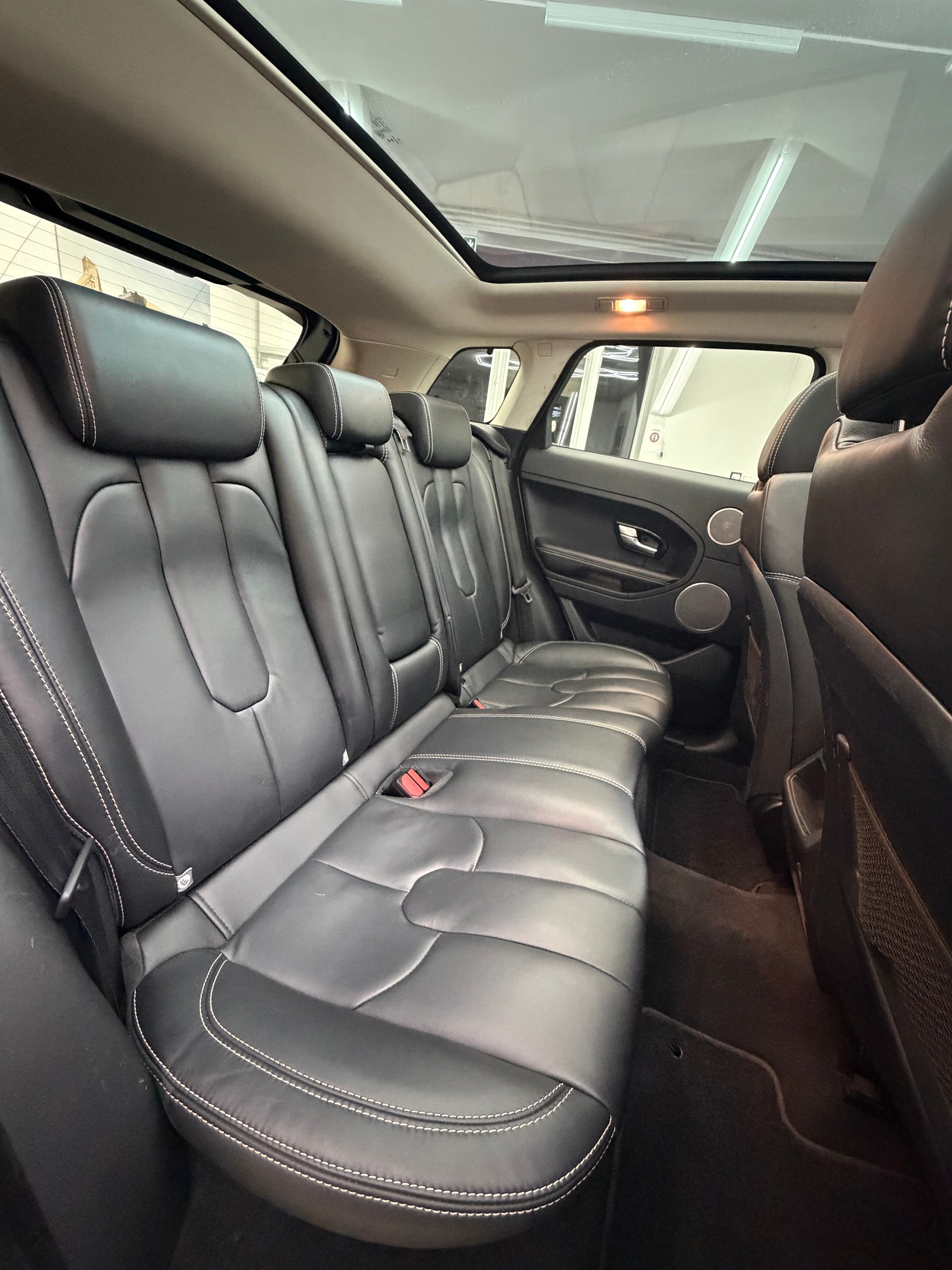 LAND ROVER Range Rover Evoque 2.2 SD4 Prestige AT9-image-9