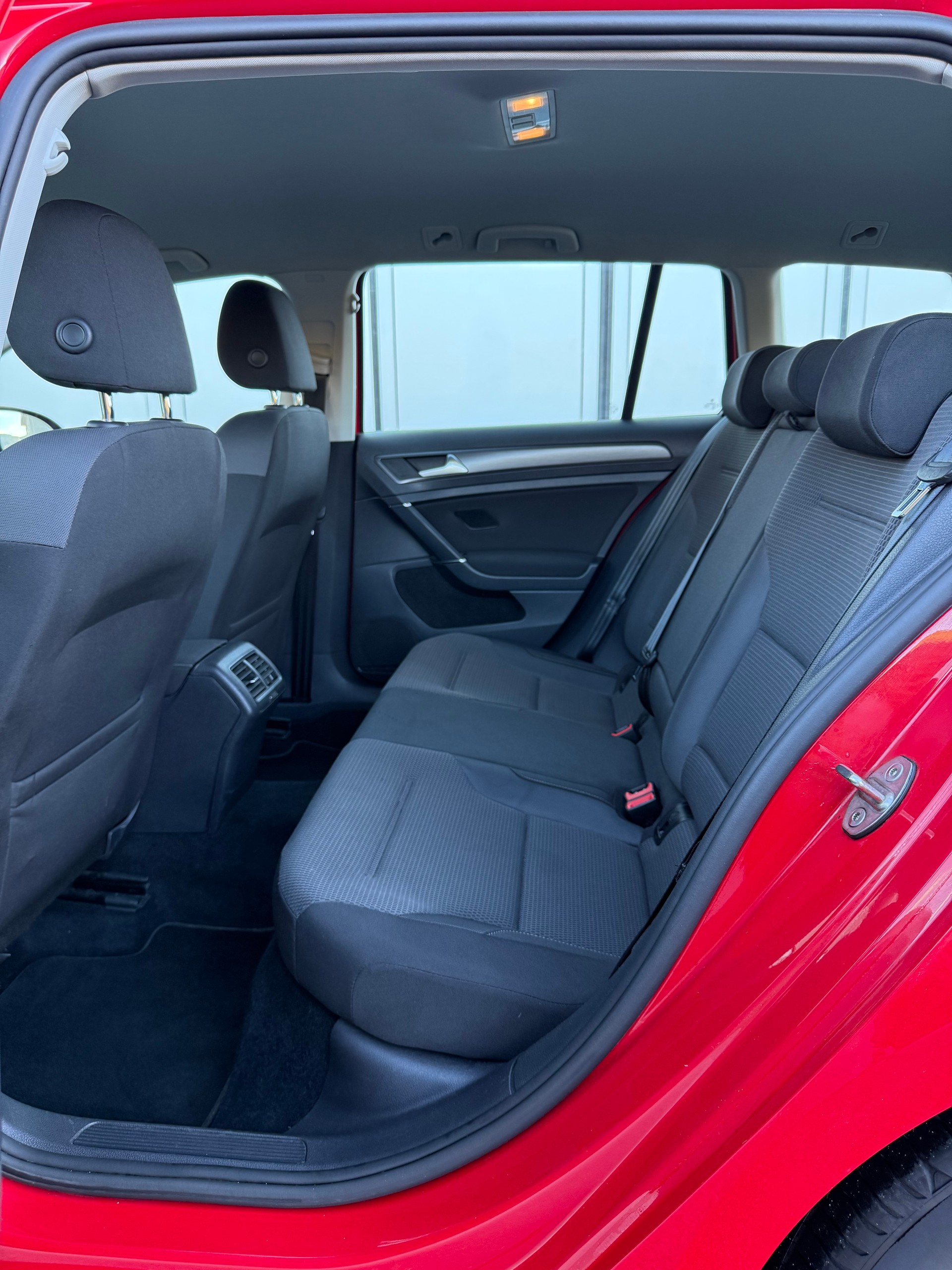 VW Golf Variant 1.6 TDI Trendline-image-15