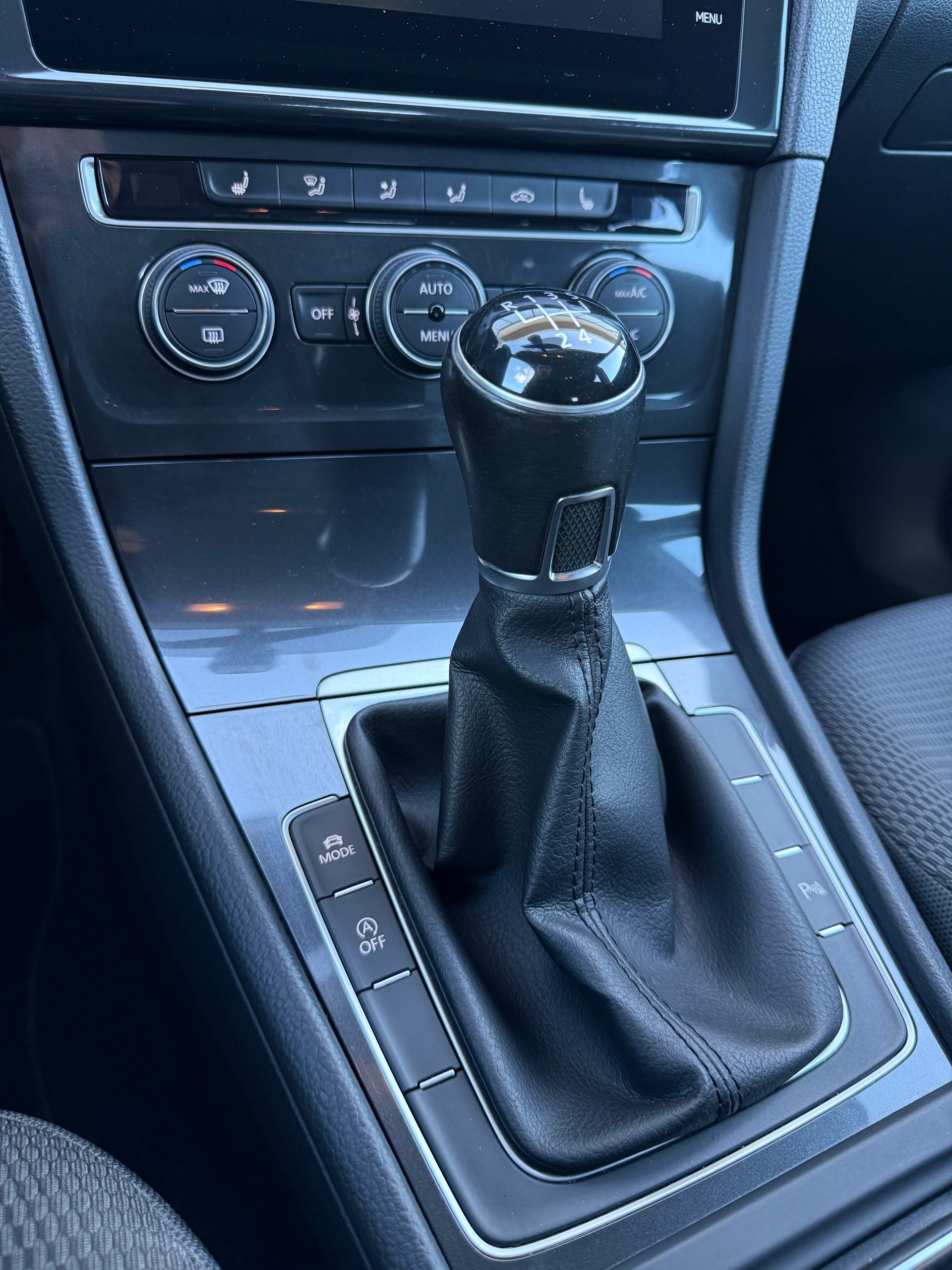 VW Golf Variant 1.6 TDI Trendline-image-14
