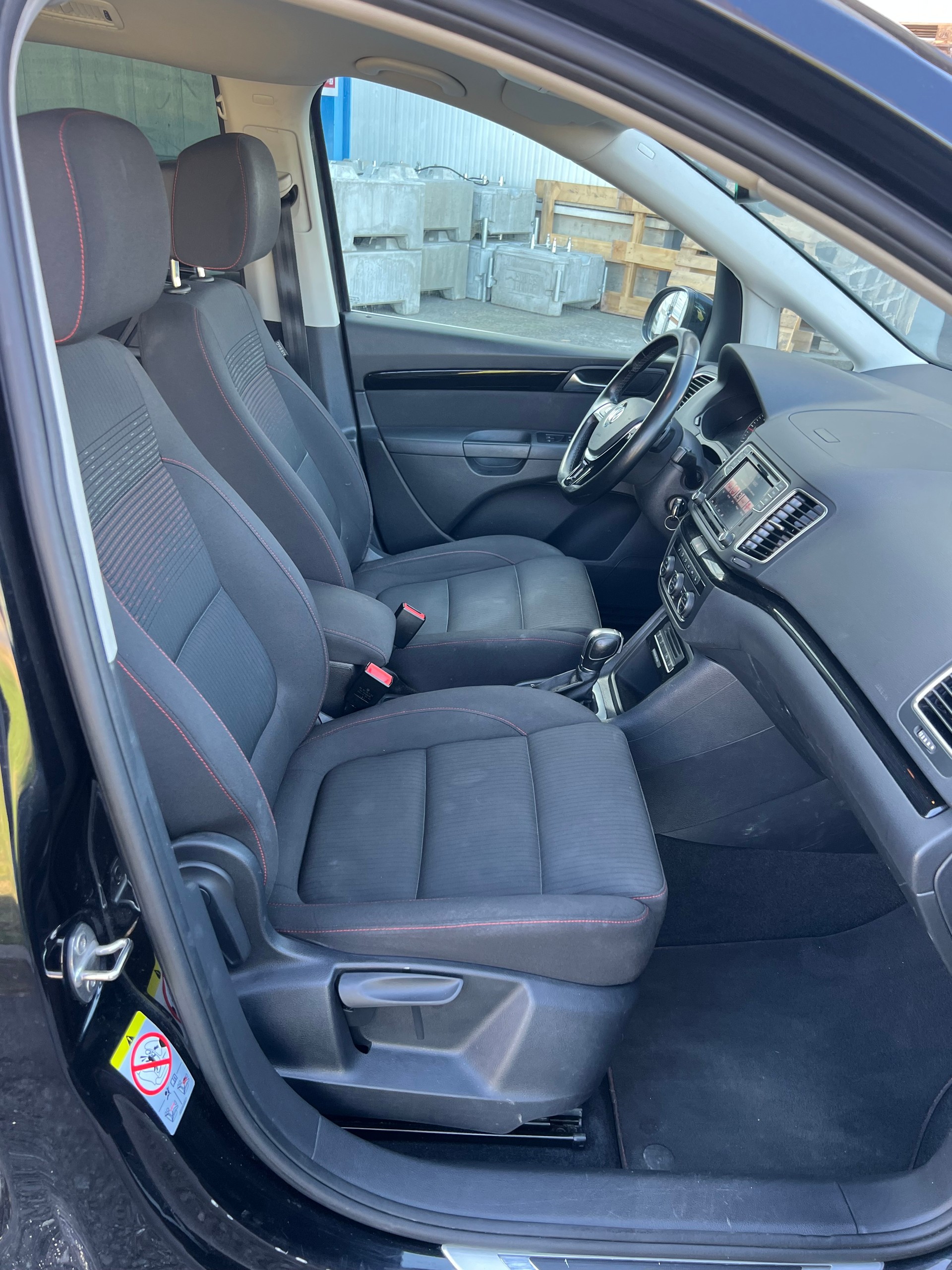 VW Sharan 2.0 TDI BMT Sound 4Motion DSG-image-13