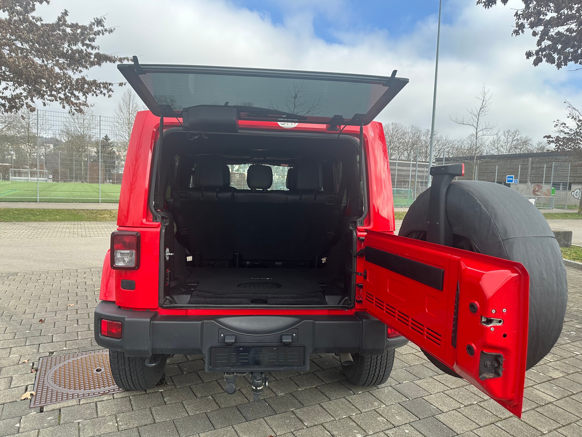 JEEP Wrangler 2.8CRD Unlimited Sahara X Automatic Hardtop-image-7