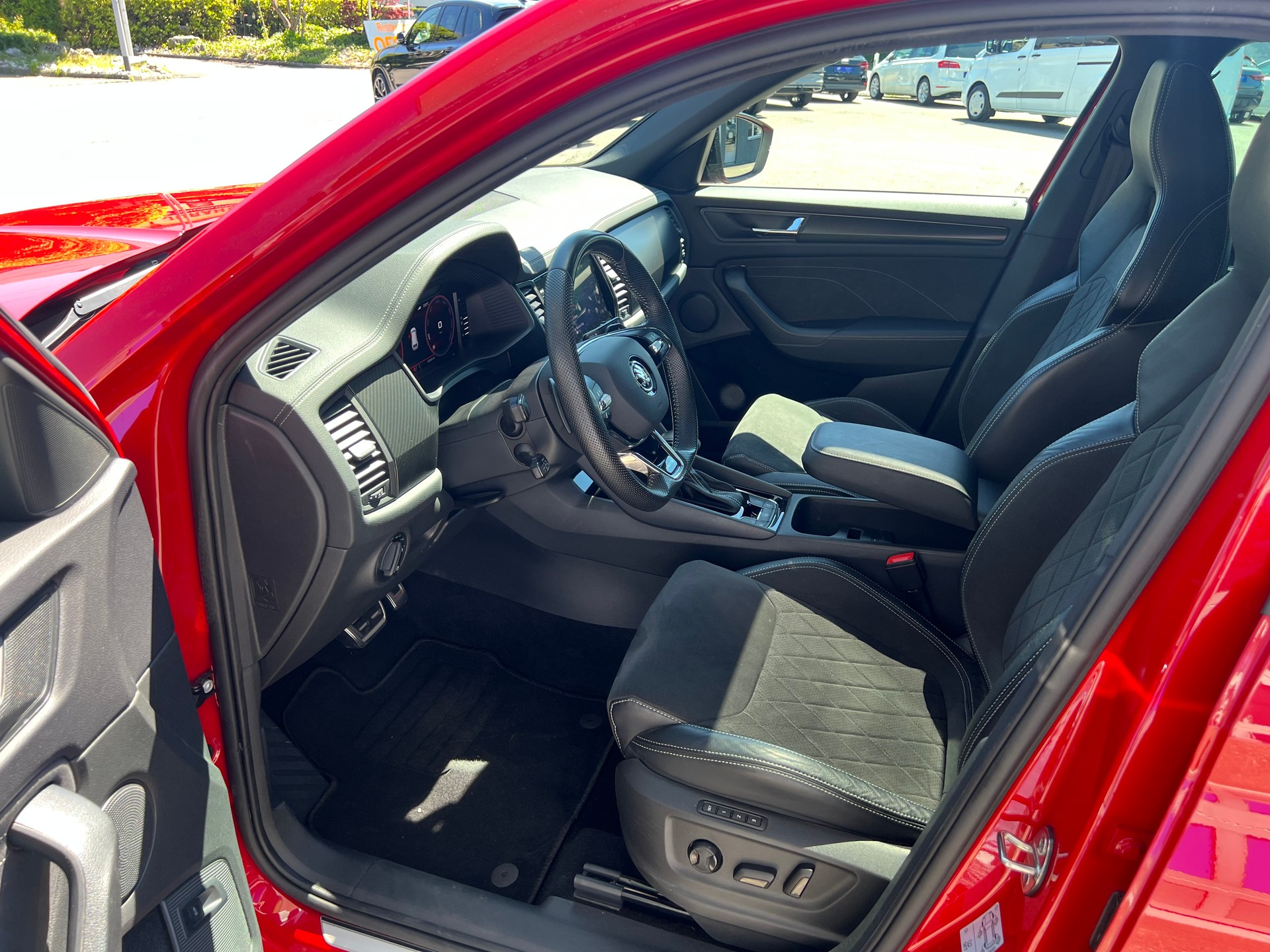 SKODA Kodiaq 2.0 TSI Sportline DSG * AHK 2.2T *-image-9