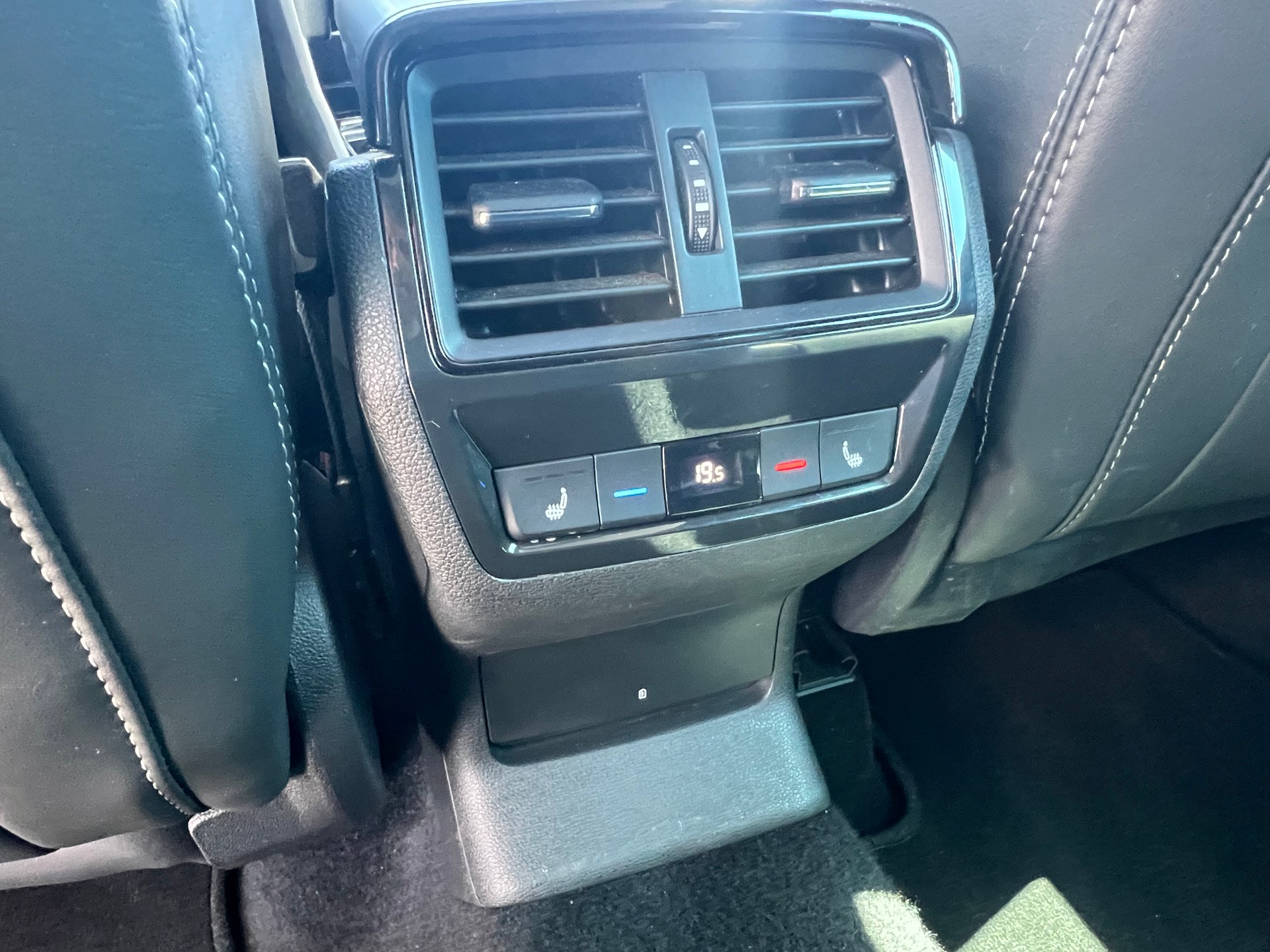 SKODA Kodiaq 2.0 TSI Sportline DSG * AHK 2.2T *-image-16