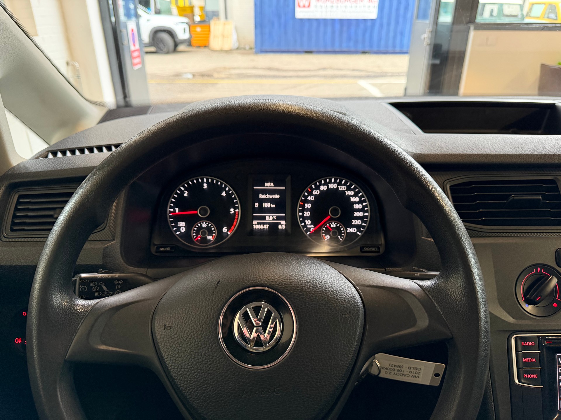 VW Caddy 2.0TDI 4Motion BlueMotion Technology-image-14