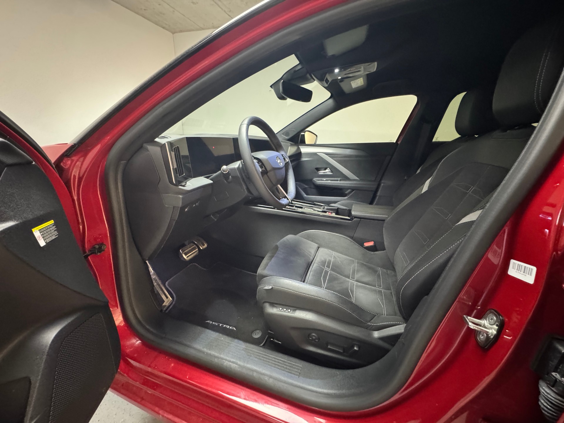 OPEL Astra 1.6 PHEV Turbo Swiss Plus A-image-5