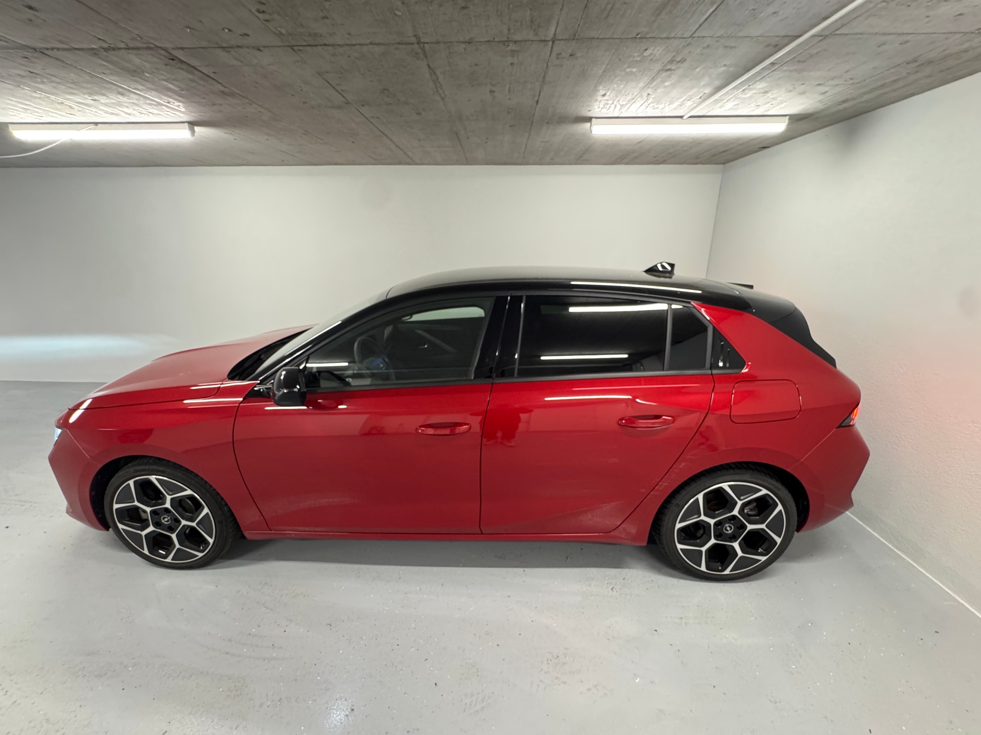 OPEL Astra 1.6 PHEV Turbo Swiss Plus A-image-2