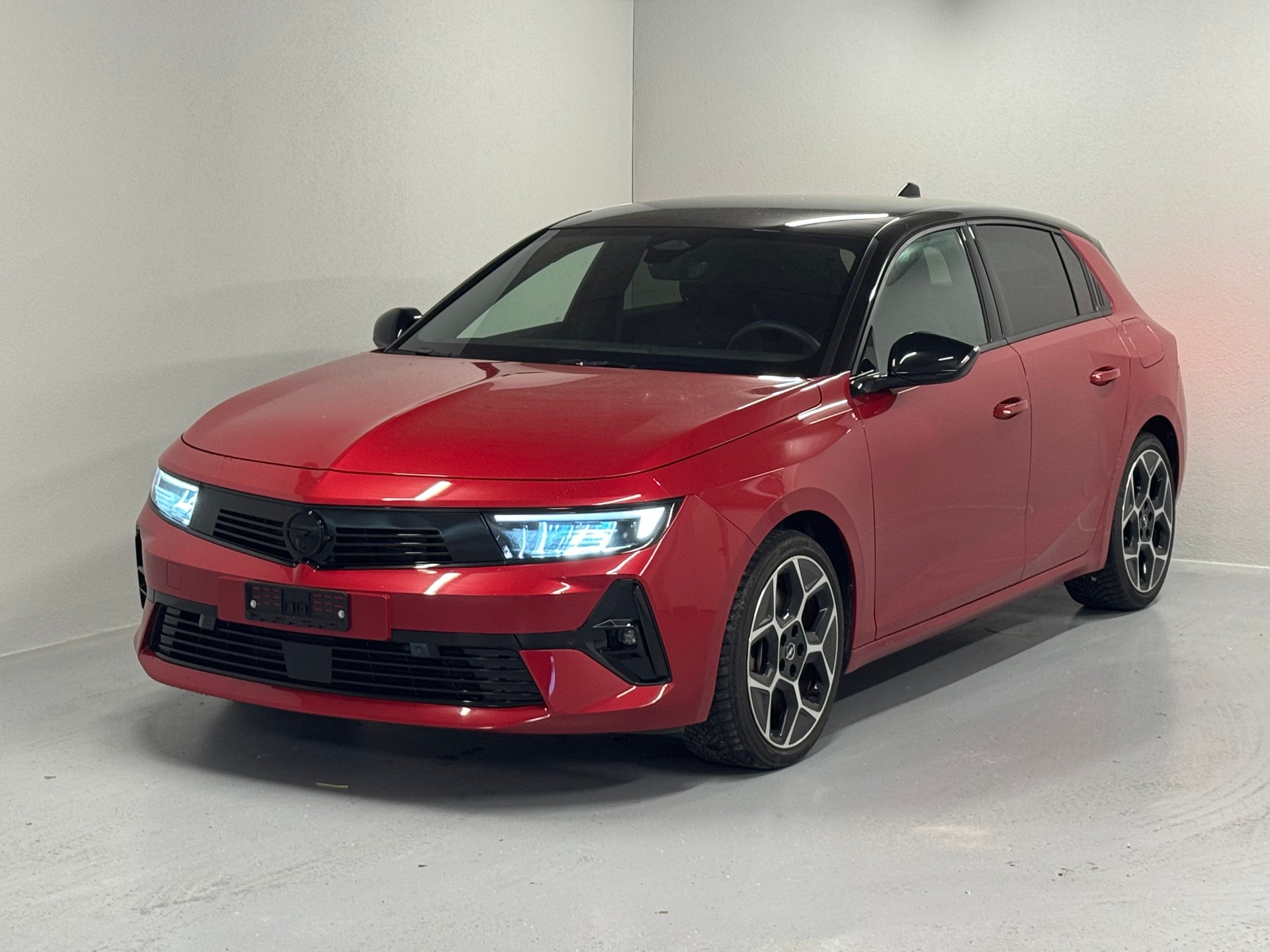 OPEL Astra 1.6 PHEV Turbo Swiss Plus A