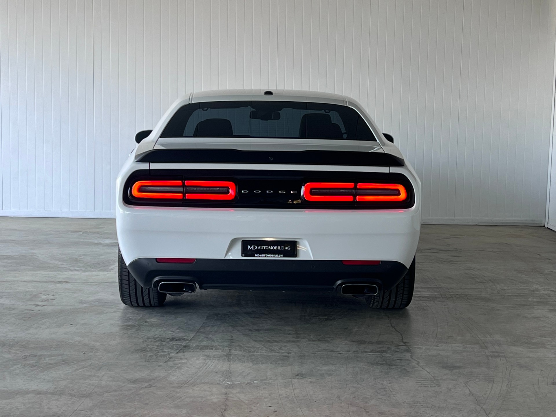 DODGE SRT 392 6.4 V8 HEMI-image-9