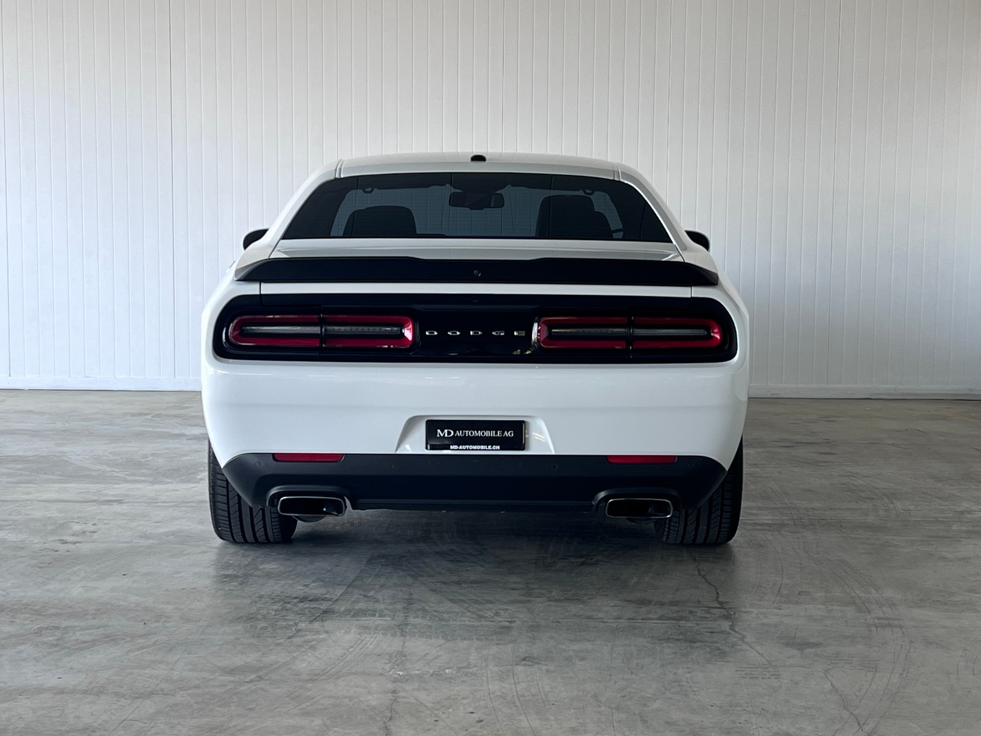 DODGE SRT 392 6.4 V8 HEMI-image-8
