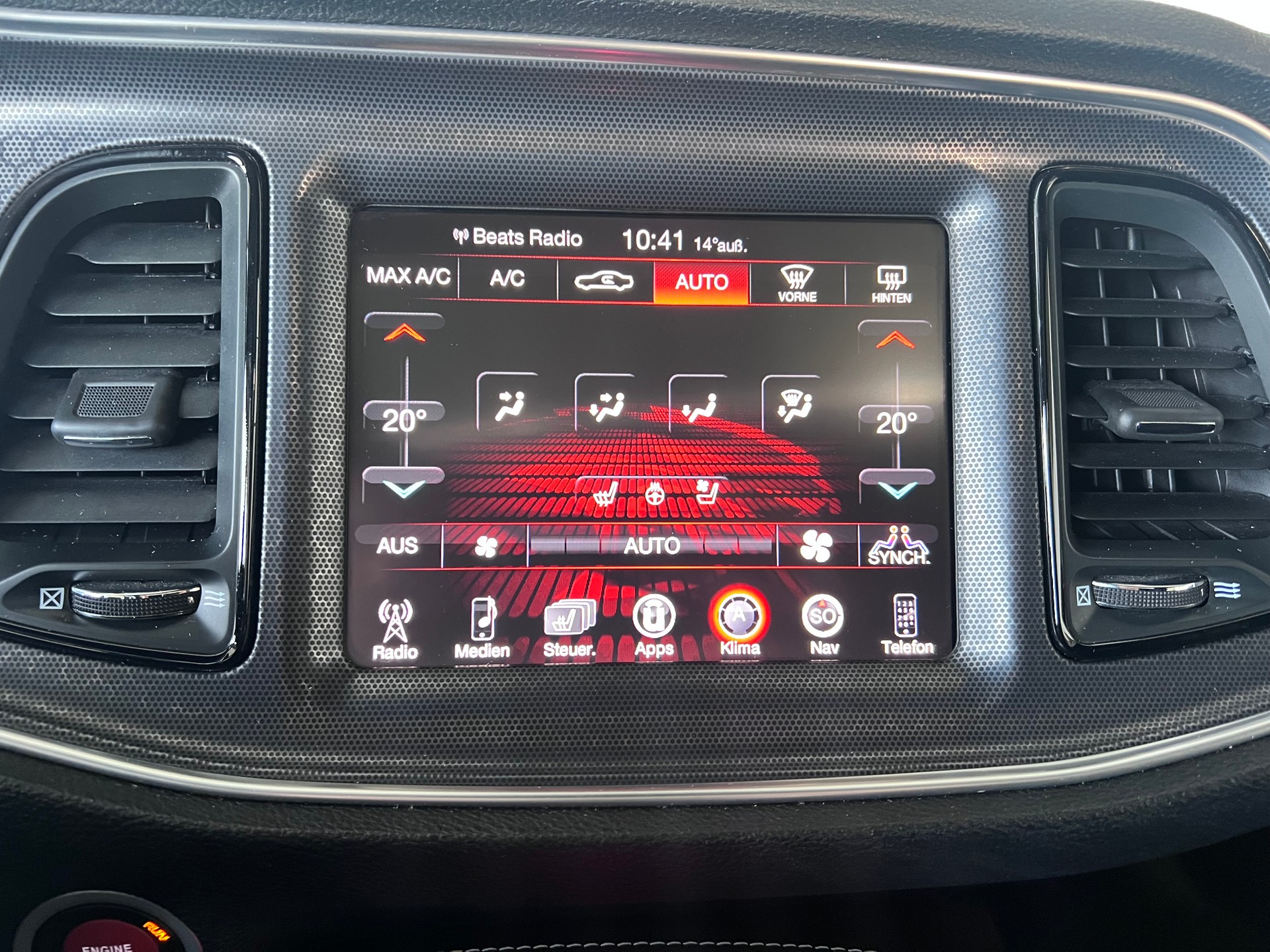 DODGE SRT 392 6.4 V8 HEMI-image-24