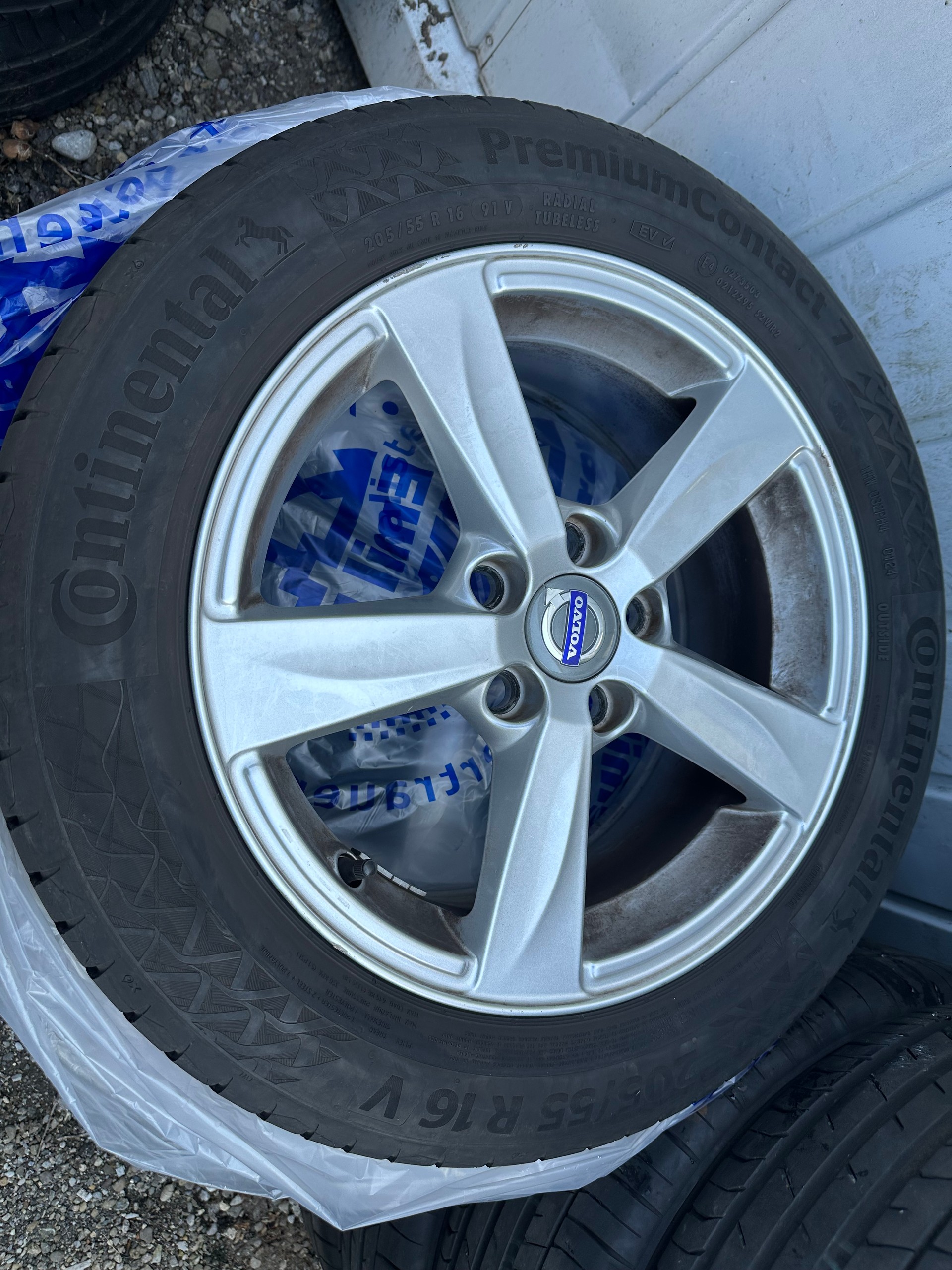 VOLVO V40 D4 Momentum Geartronic-image-10