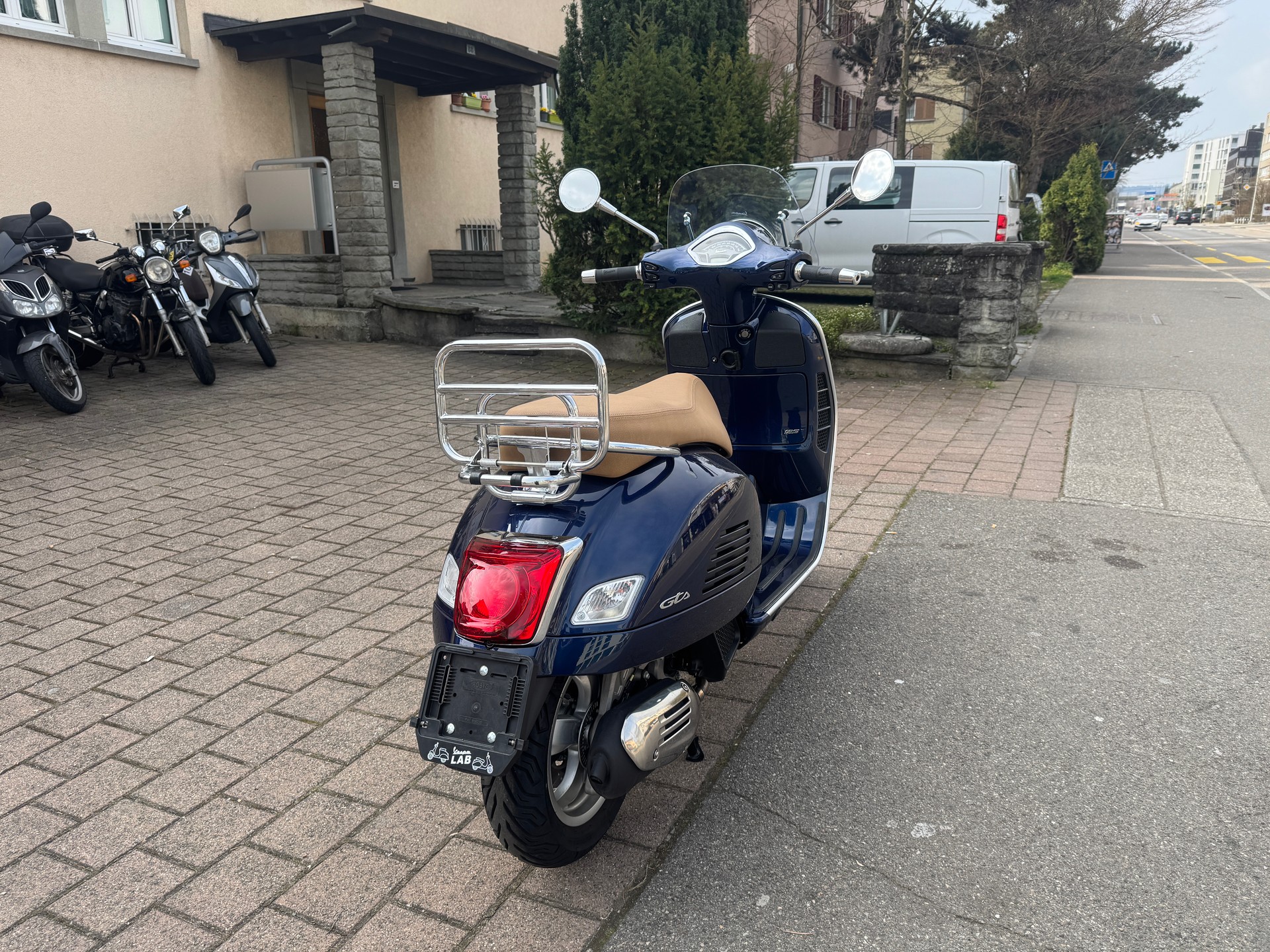 PIAGGIO Vespa GTS 125 ABS-image-7