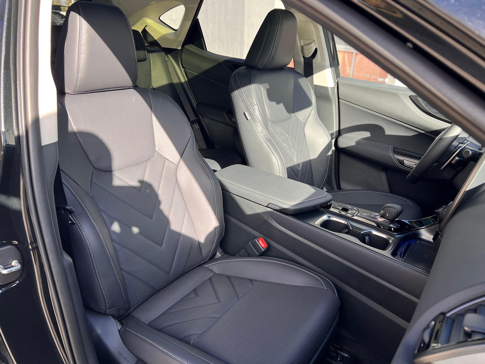 LEXUS NX 450h+ Excellence-image-14