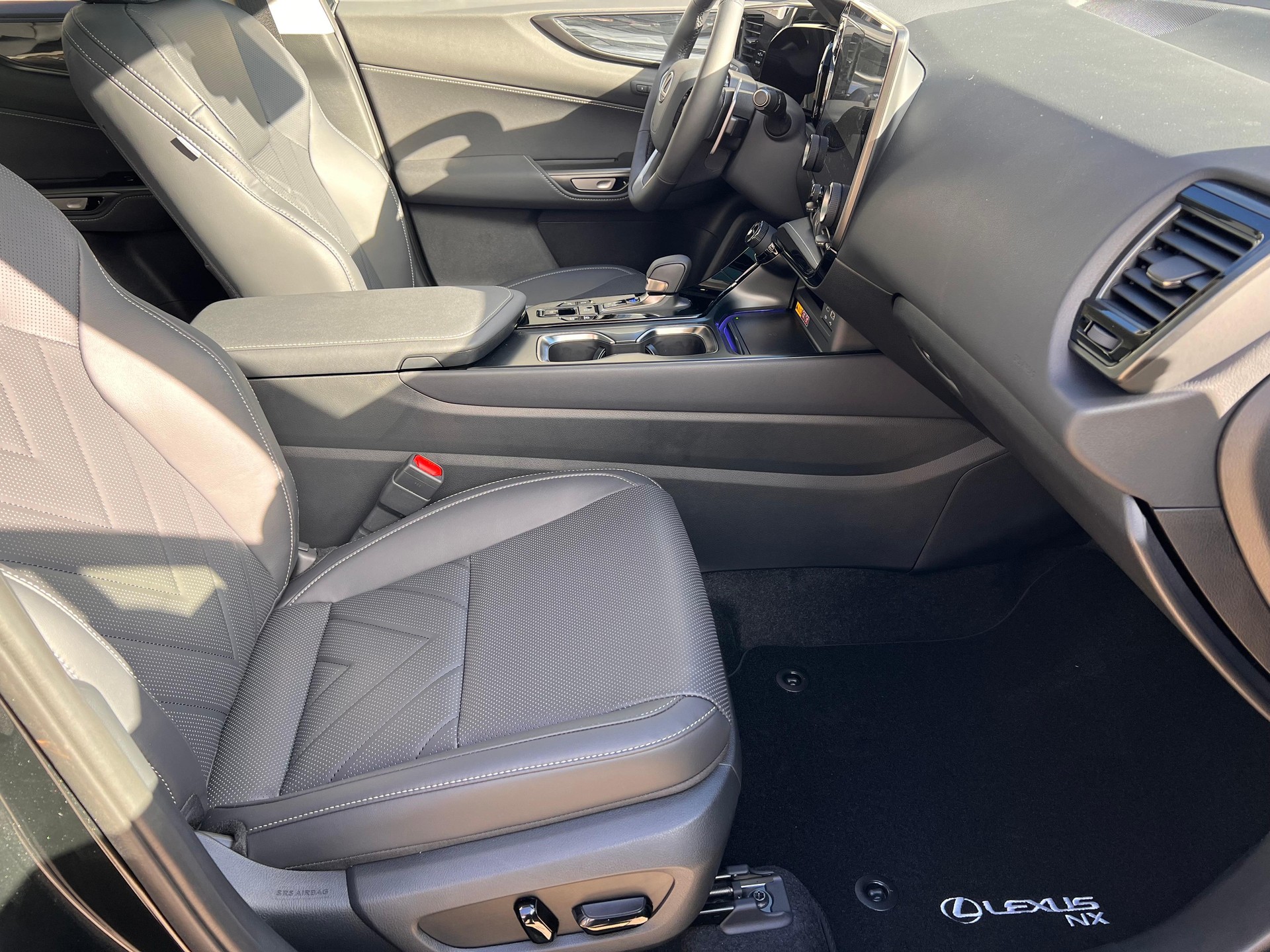LEXUS NX 450h+ Excellence-image-12