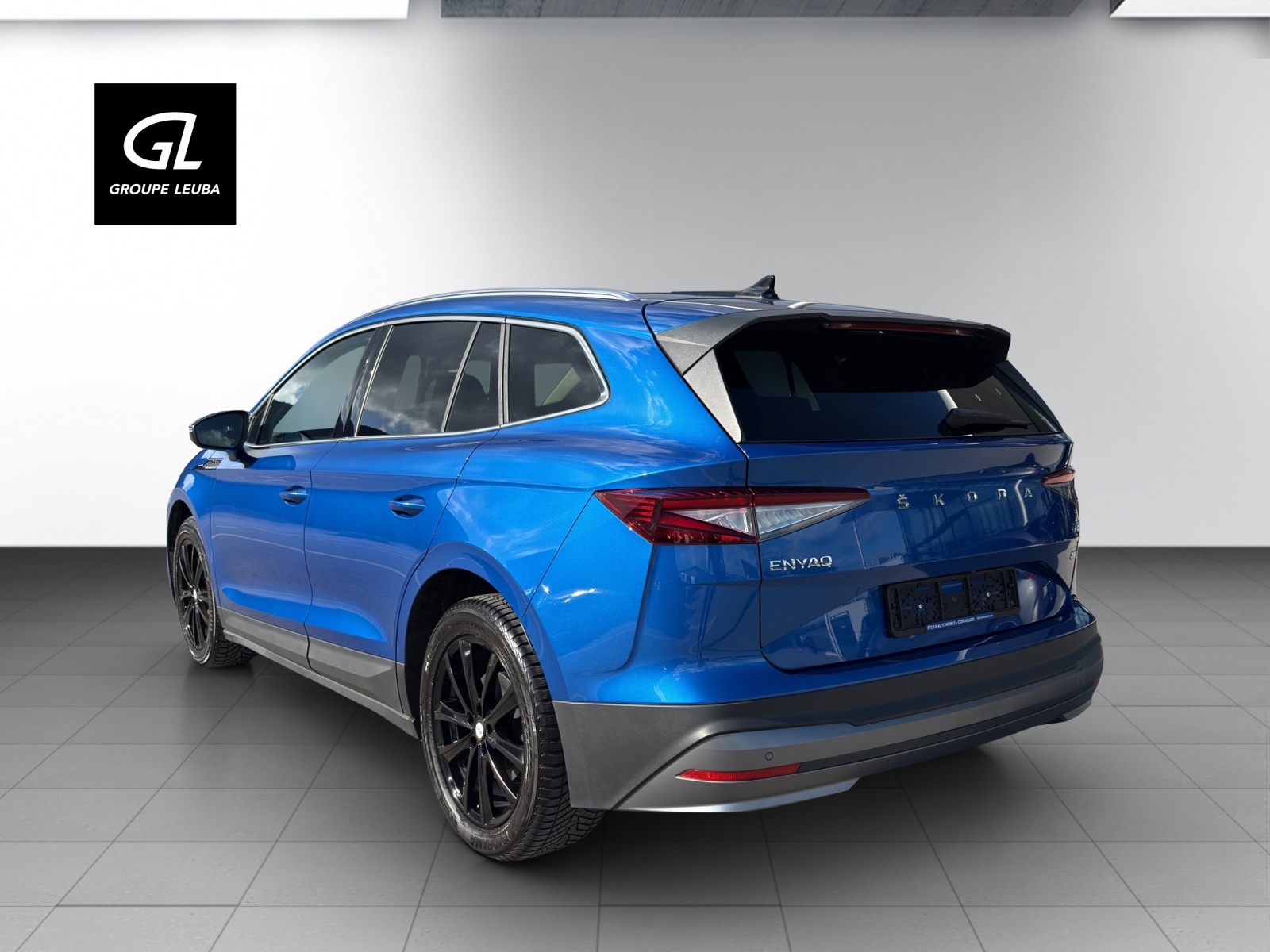 SKODA Enyaq 80-showroom-element-1