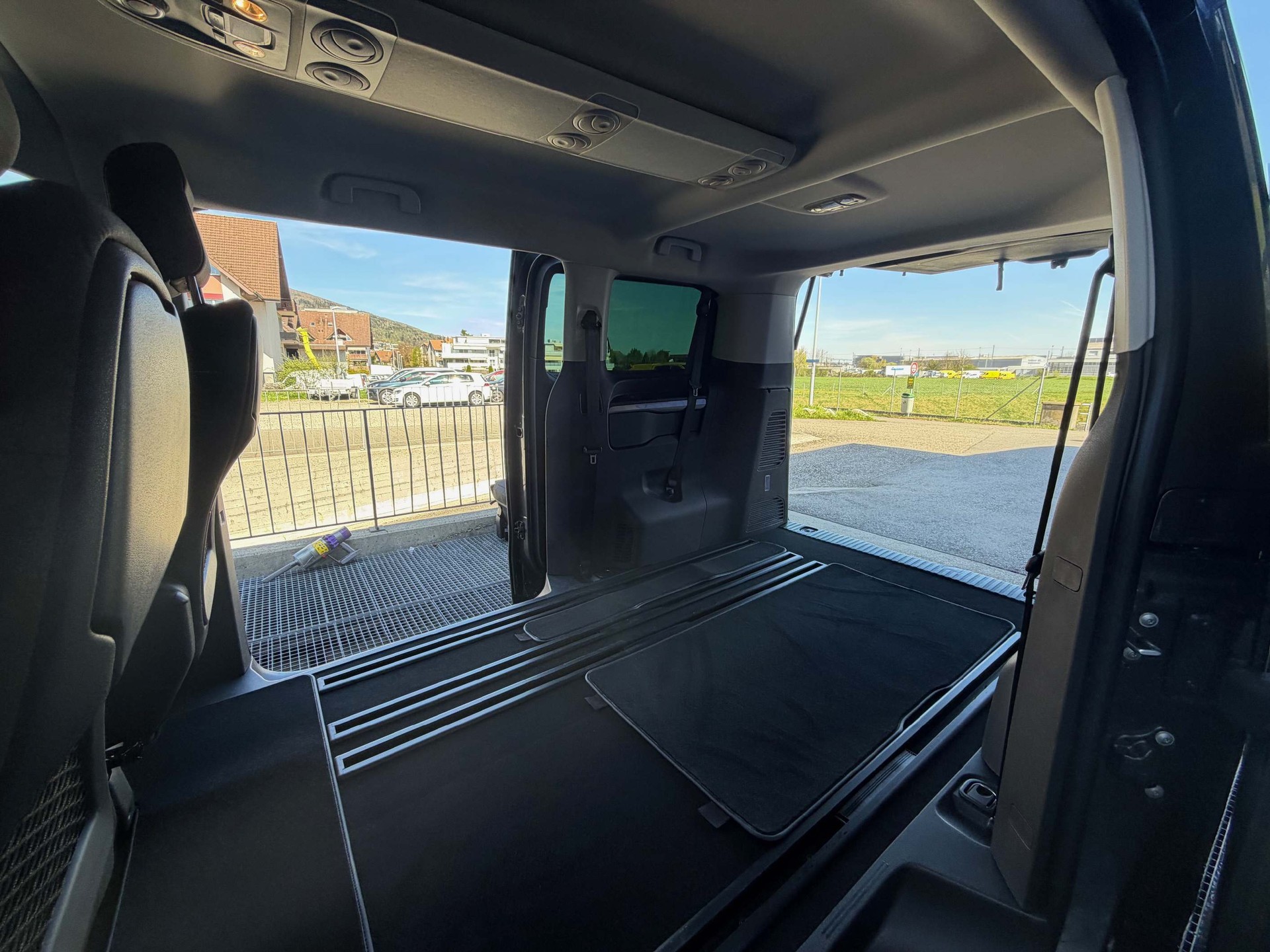 PEUGEOT Traveller Family Edition 2.2 BlueHDi 180 S/S-image-9