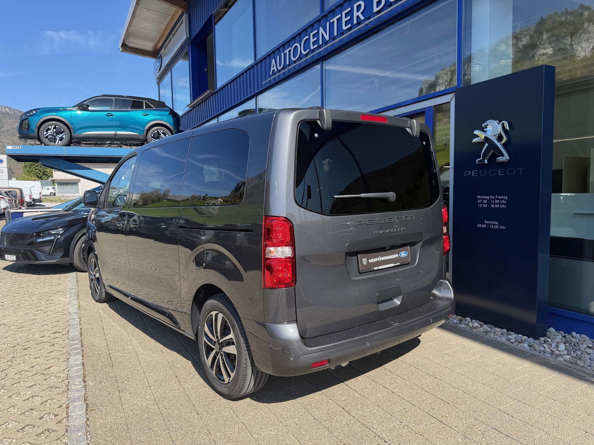 PEUGEOT Traveller Family Edition 2.2 BlueHDi 180 S/S-showroom-element-3