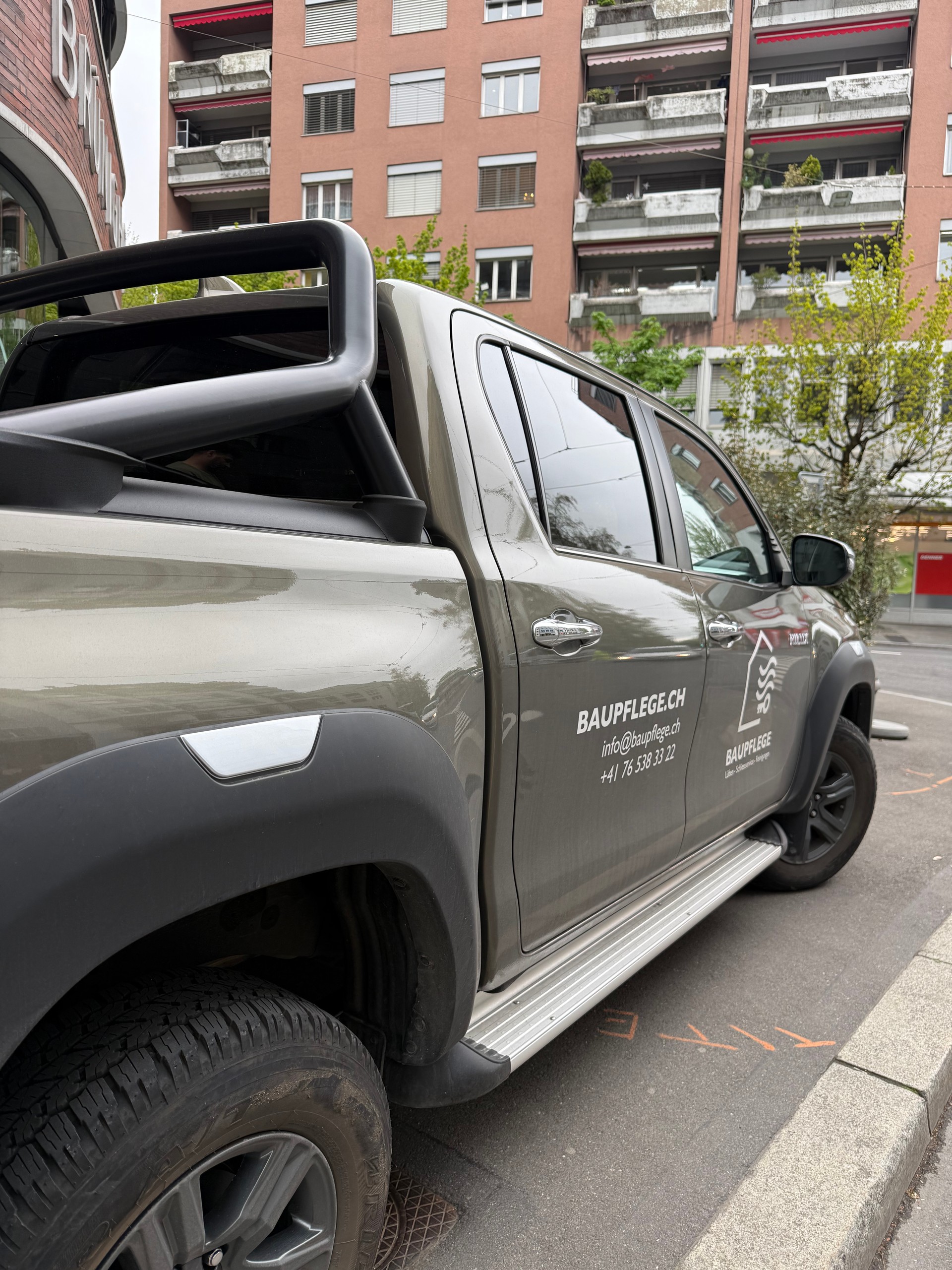 TOYOTA Hilux 2.4d Comfort Double Cab 4x4-image-5