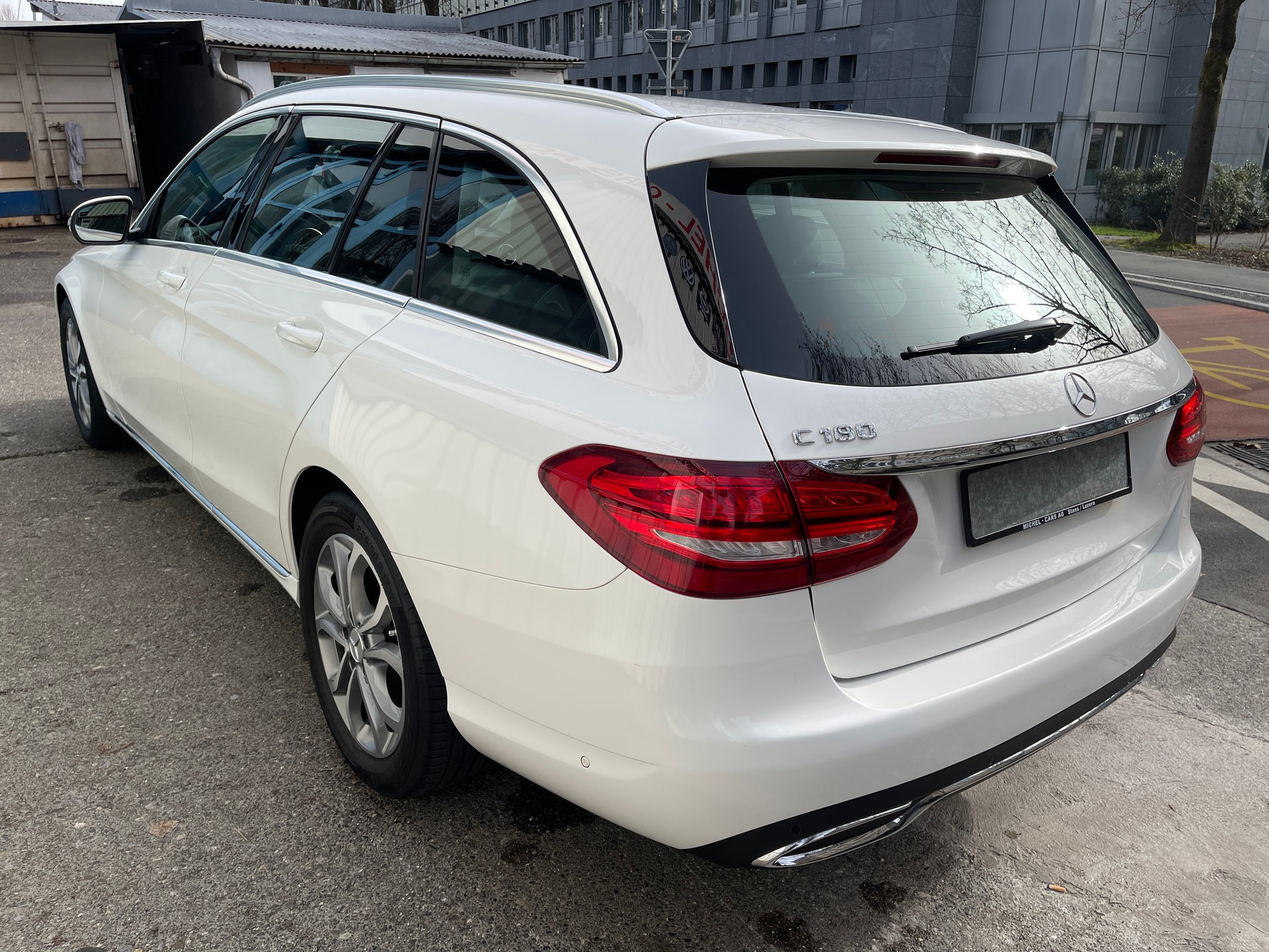 MERCEDES-BENZ C 180 Exclusive 9G-Tronic-image-3