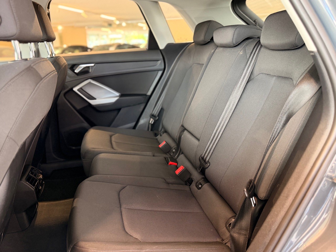 AUDI Q3 40 TDI quattro S-tronic-image-16