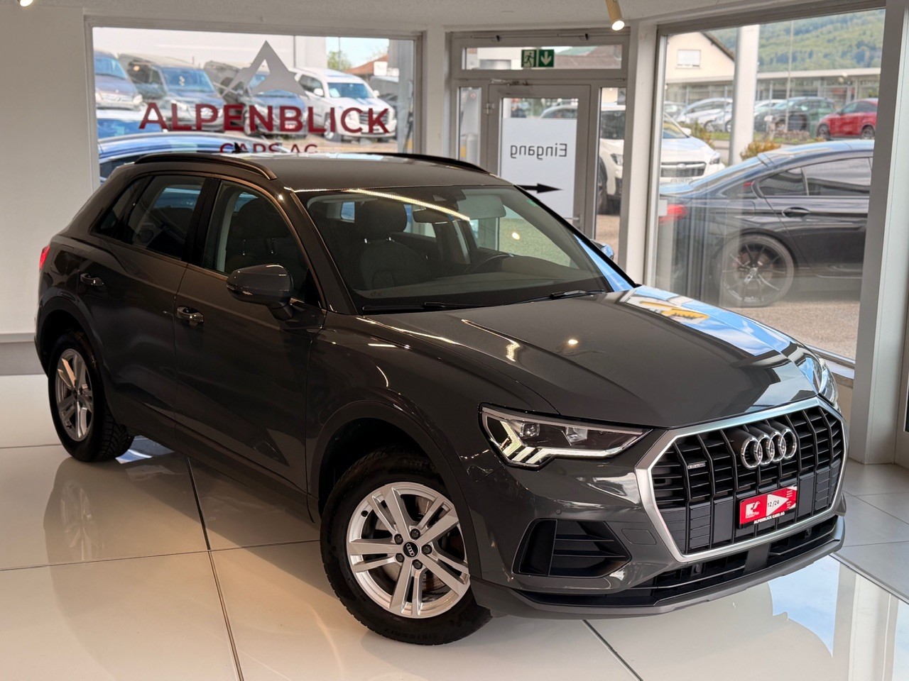 AUDI Q3 40 TDI quattro S-tronic-showroom-element-1