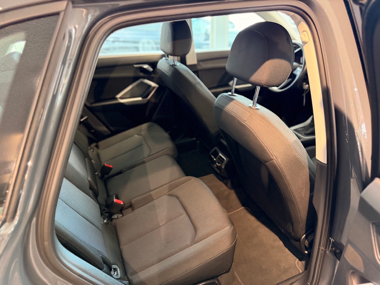 AUDI Q3 40 TDI quattro S-tronic-image-20