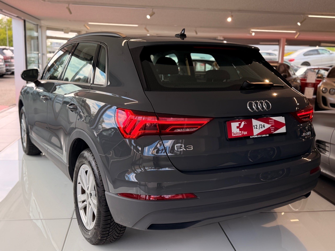 AUDI Q3 40 TDI quattro S-tronic-image-8