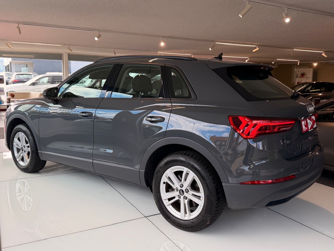 AUDI Q3 40 TDI quattro S-tronic-image-9
