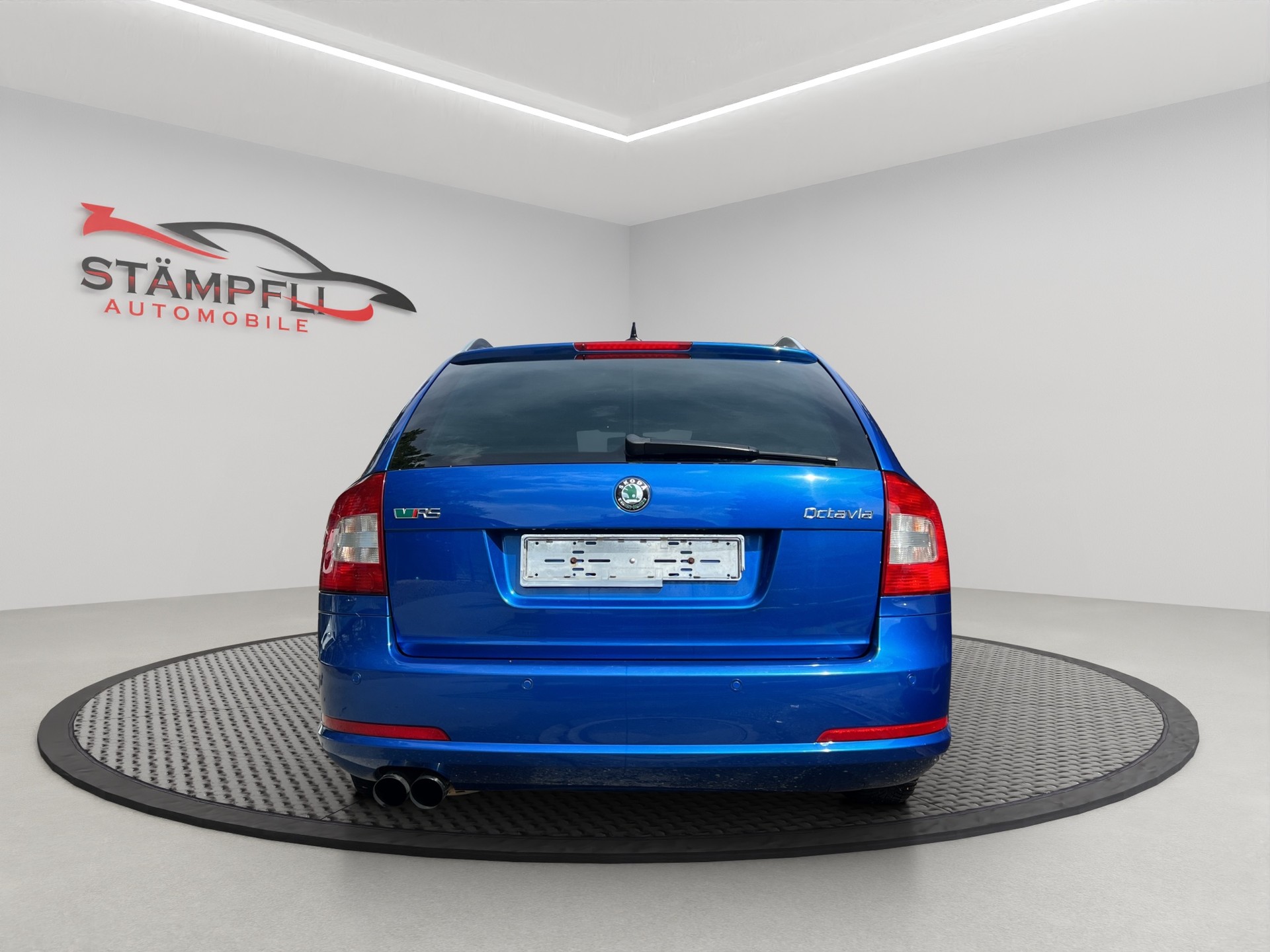 SKODA Octavia Combi 2.0 TSI RS-image-3