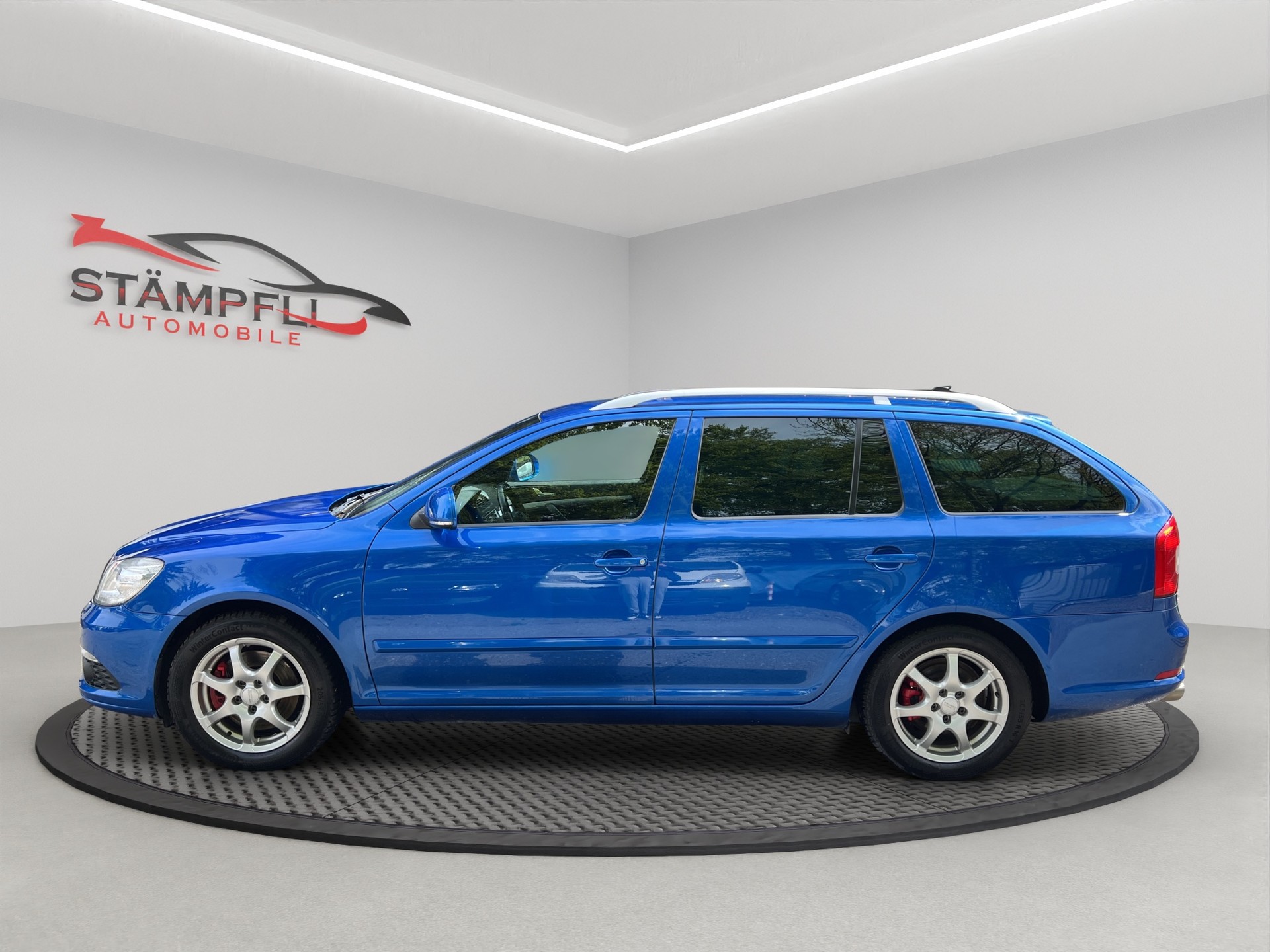 SKODA Octavia Combi 2.0 TSI RS-image-1