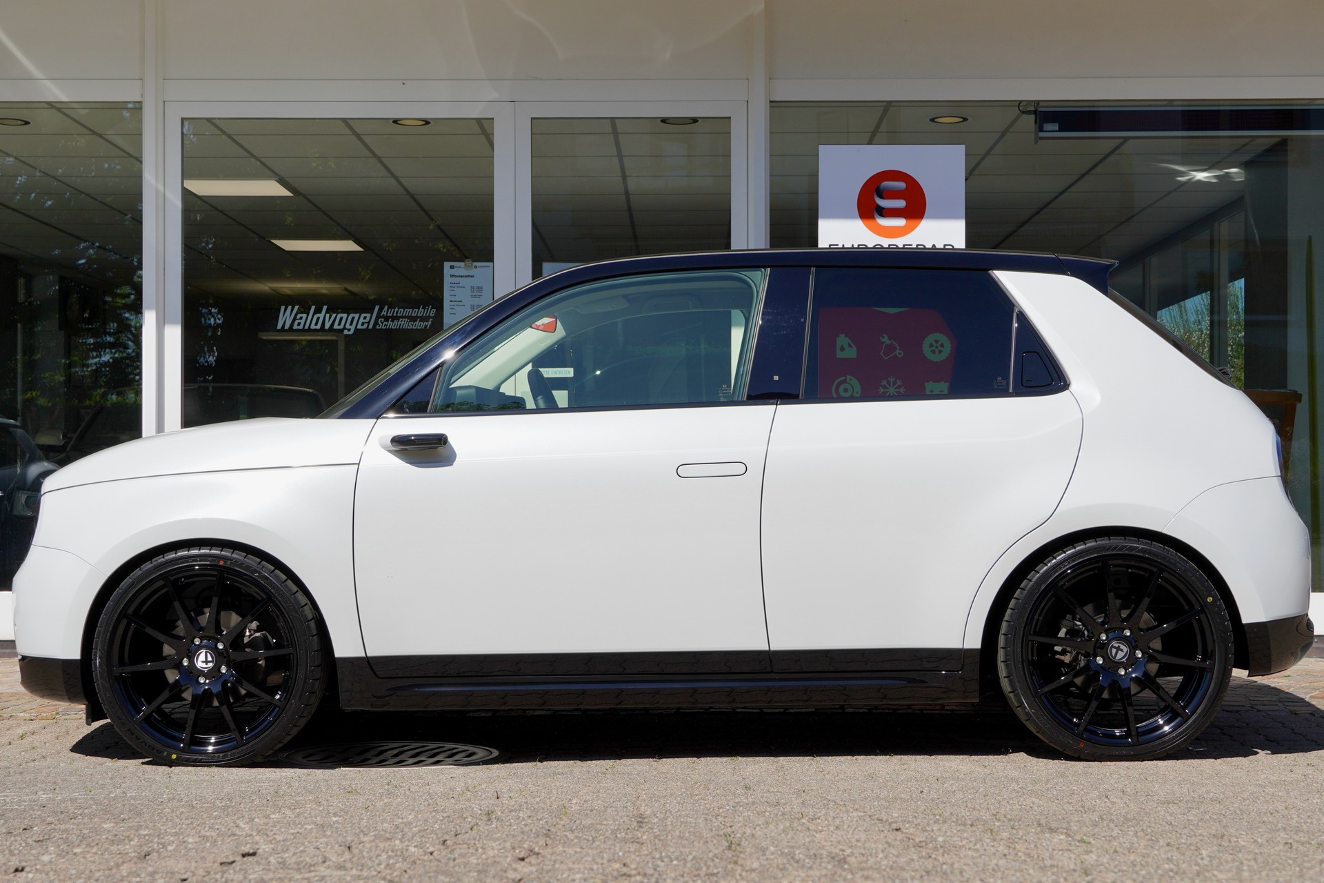 HONDA e-showroom-element-3