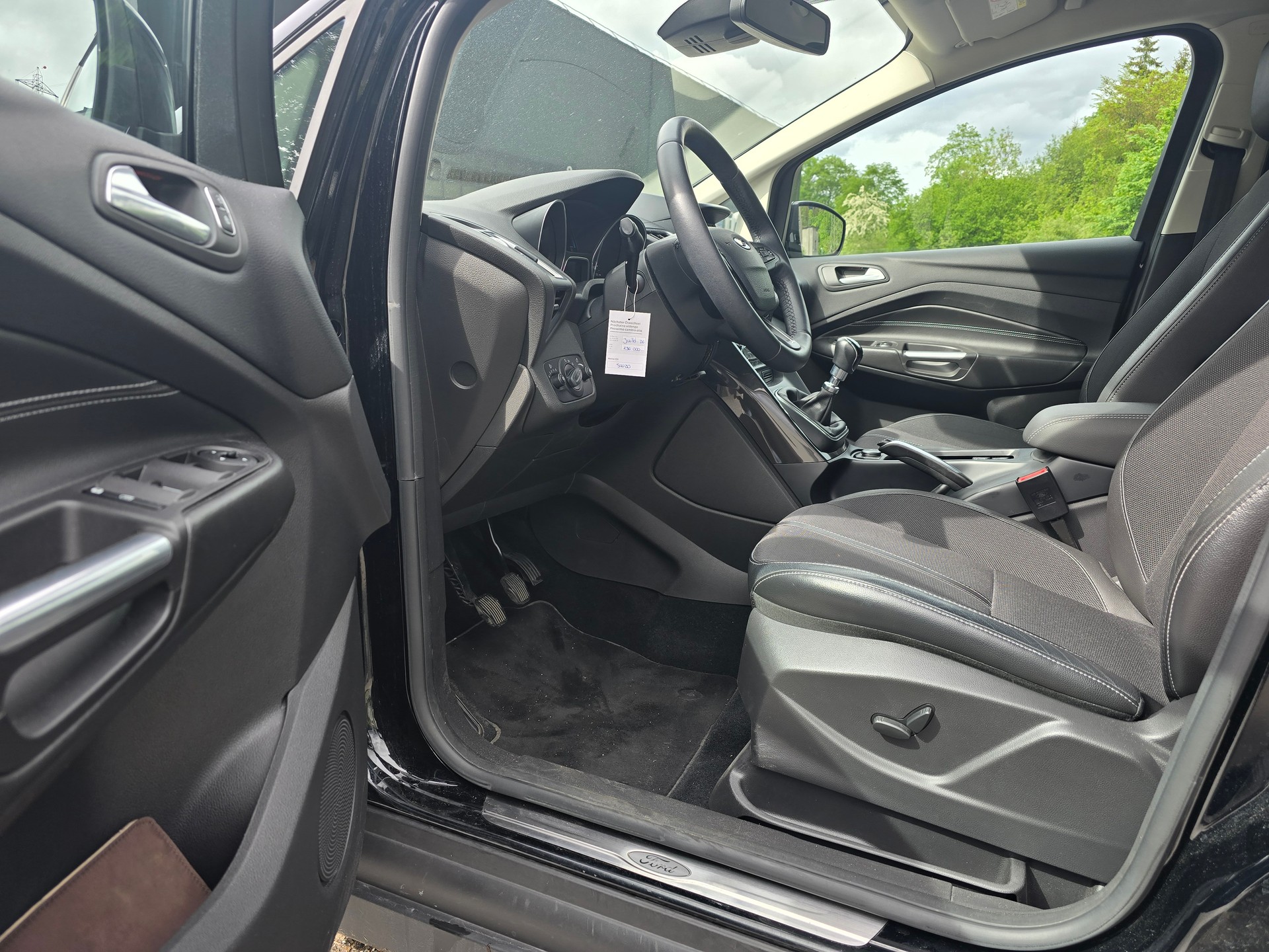FORD C-Max 1.5 SCTi Titanium-image-9