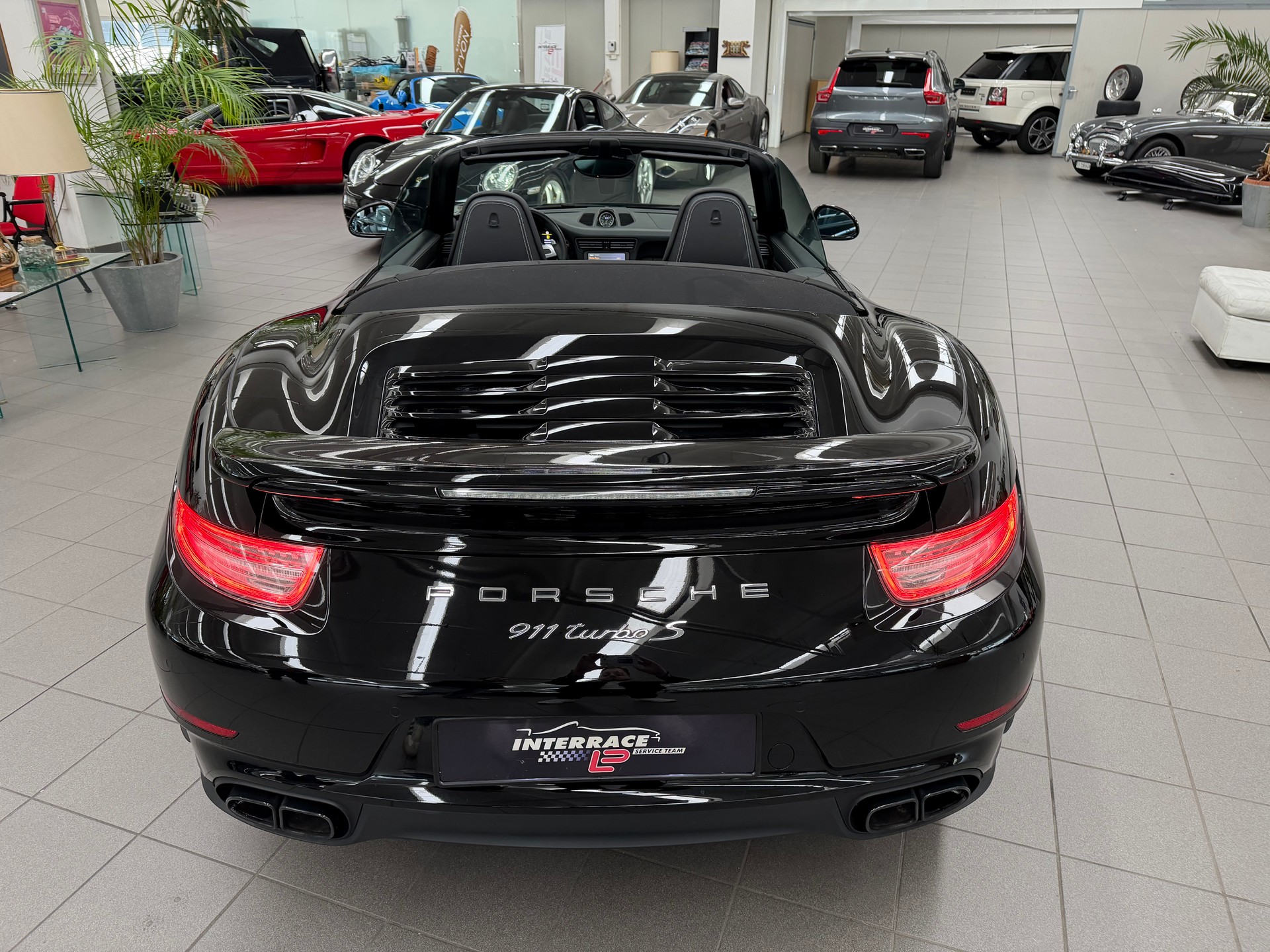 PORSCHE 911 Turbo S Cabrio PDK-image-3