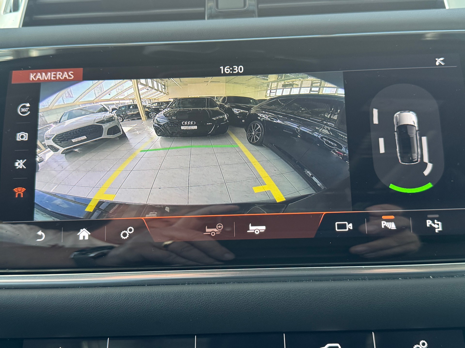 LAND ROVER Range Rover Sport P4003.0 I6 MHEV HSE Dynamic*Luftfahrwerk*AHK*Panoramadach*-image-14