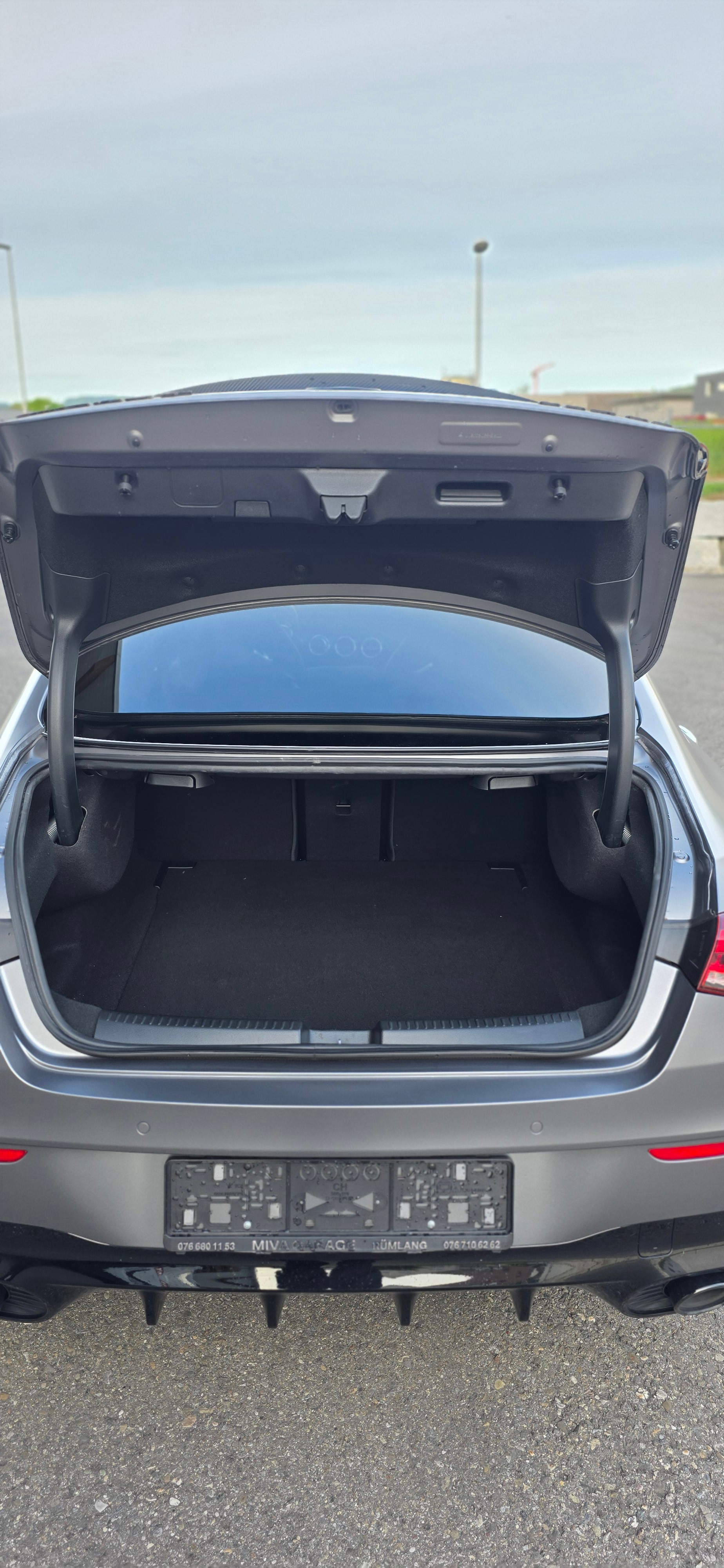 MERCEDES-BENZ CLA 35 AMG 4Matic 7G-DCT * EL. PANORAMA-DACH * MATTGRAU * DISTRONIC * HEAD-UP *-image-8