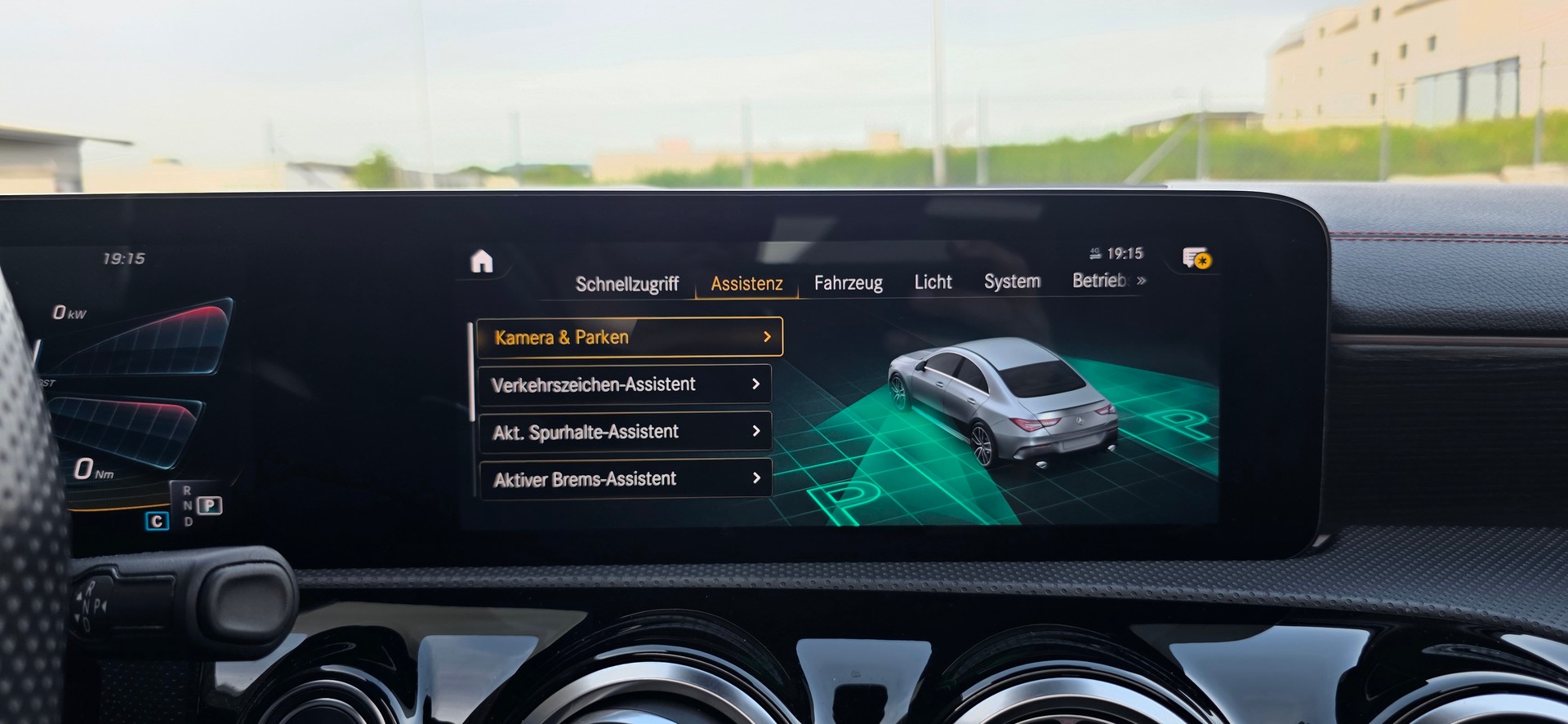 MERCEDES-BENZ CLA 35 AMG 4Matic 7G-DCT * EL. PANORAMA-DACH * MATTGRAU * DISTRONIC * HEAD-UP *-image-19