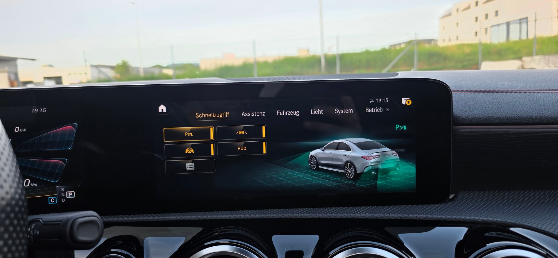 MERCEDES-BENZ CLA 35 AMG 4Matic 7G-DCT * EL. PANORAMA-DACH * MATTGRAU * DISTRONIC * HEAD-UP *-image-18