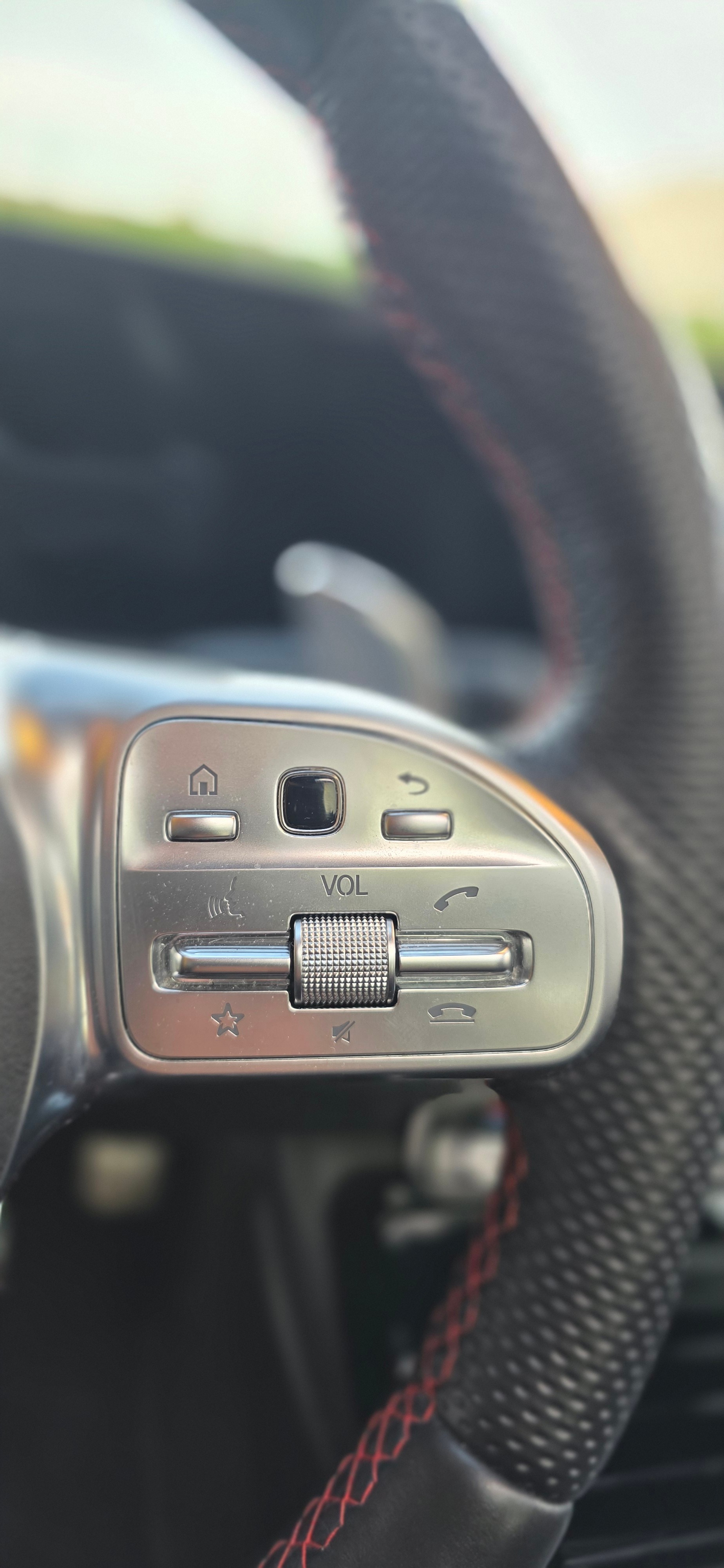 MERCEDES-BENZ CLA 35 AMG 4Matic 7G-DCT * EL. PANORAMA-DACH * MATTGRAU * DISTRONIC * HEAD-UP *-image-13